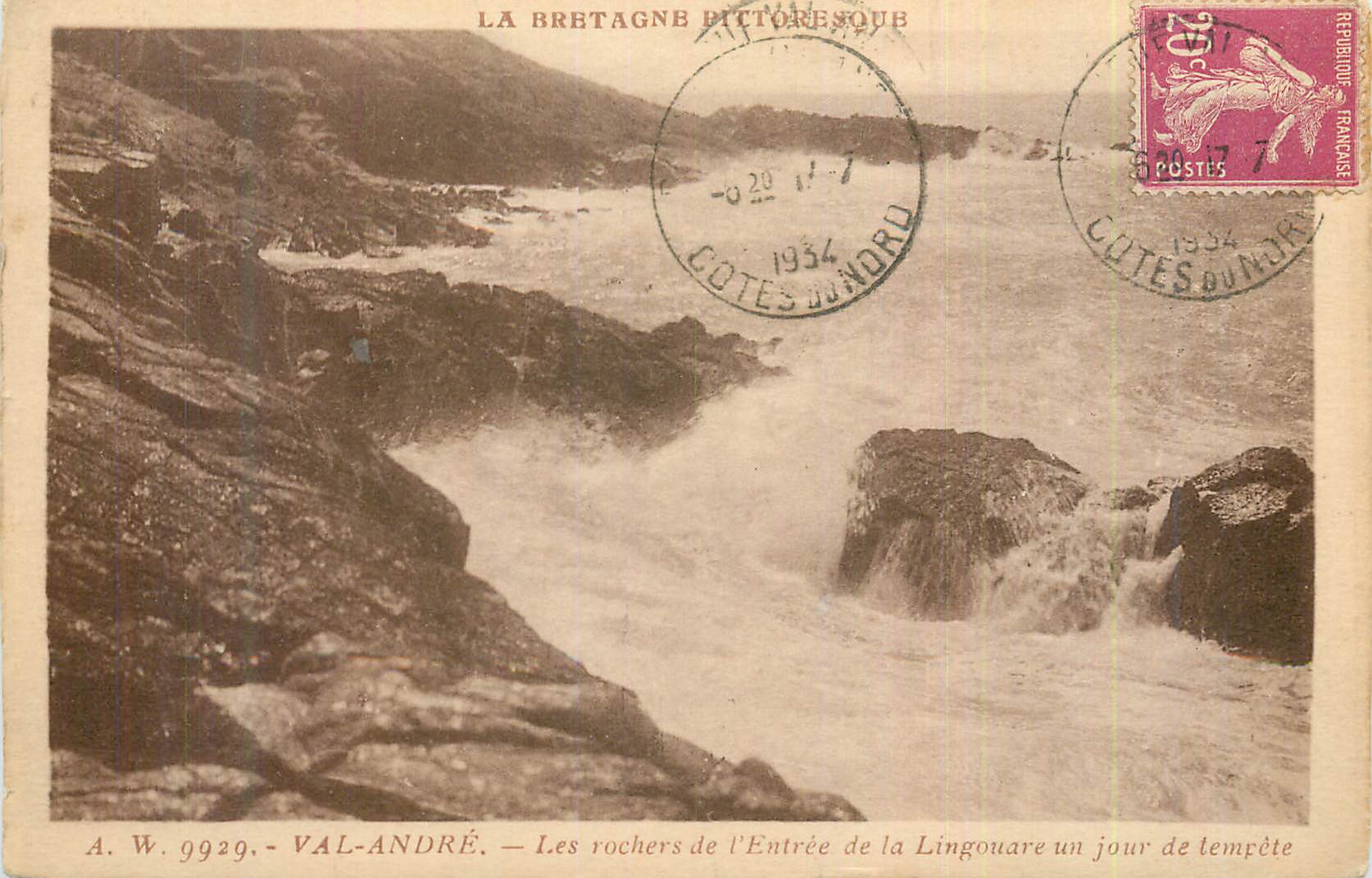 Les rochers de l'Entrée de la Lingouare — Val-André — La Bretagne pittoresque