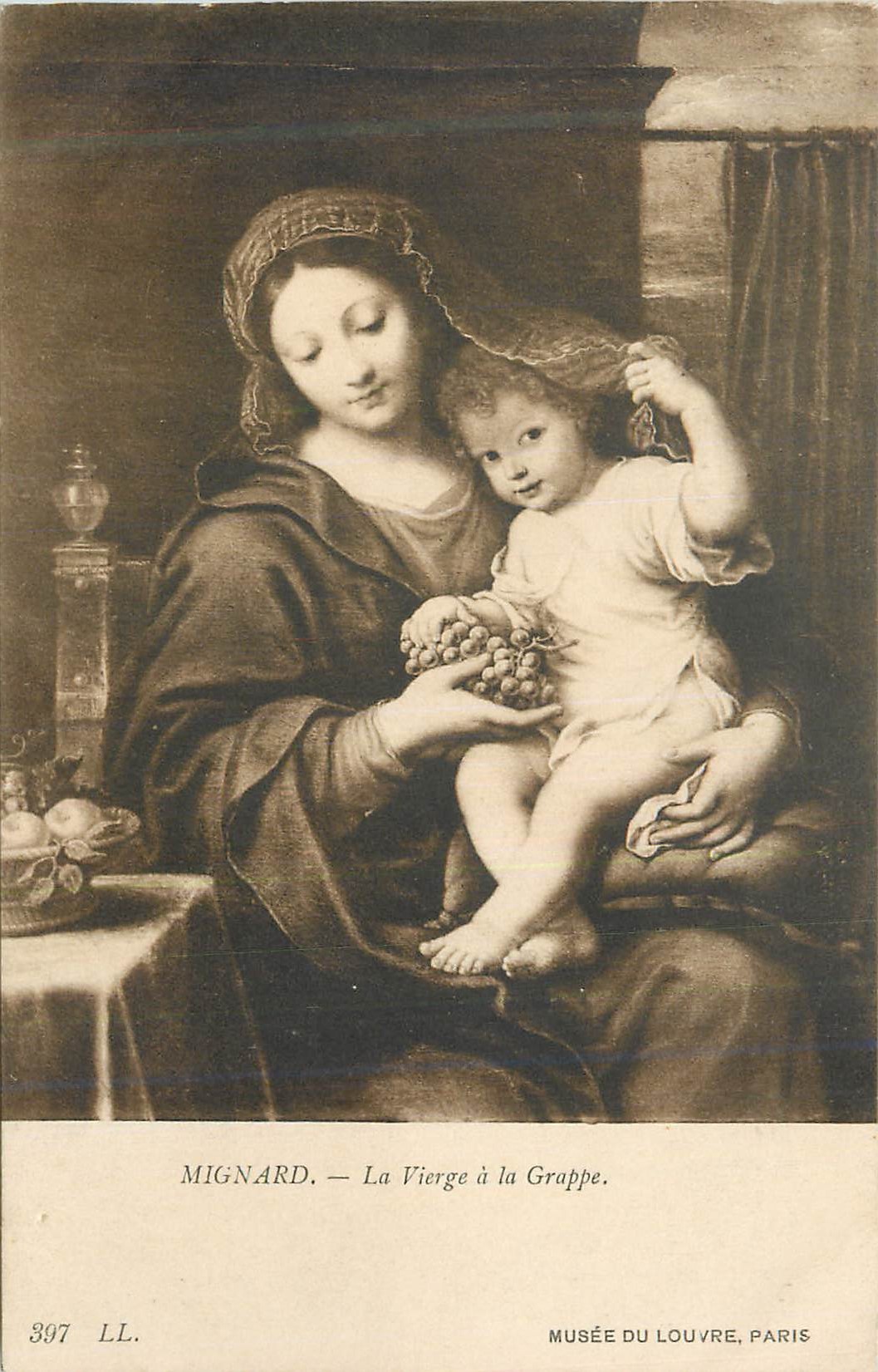 CPA Musee du Louvre Paris Mignard La Vierge a la Crappe