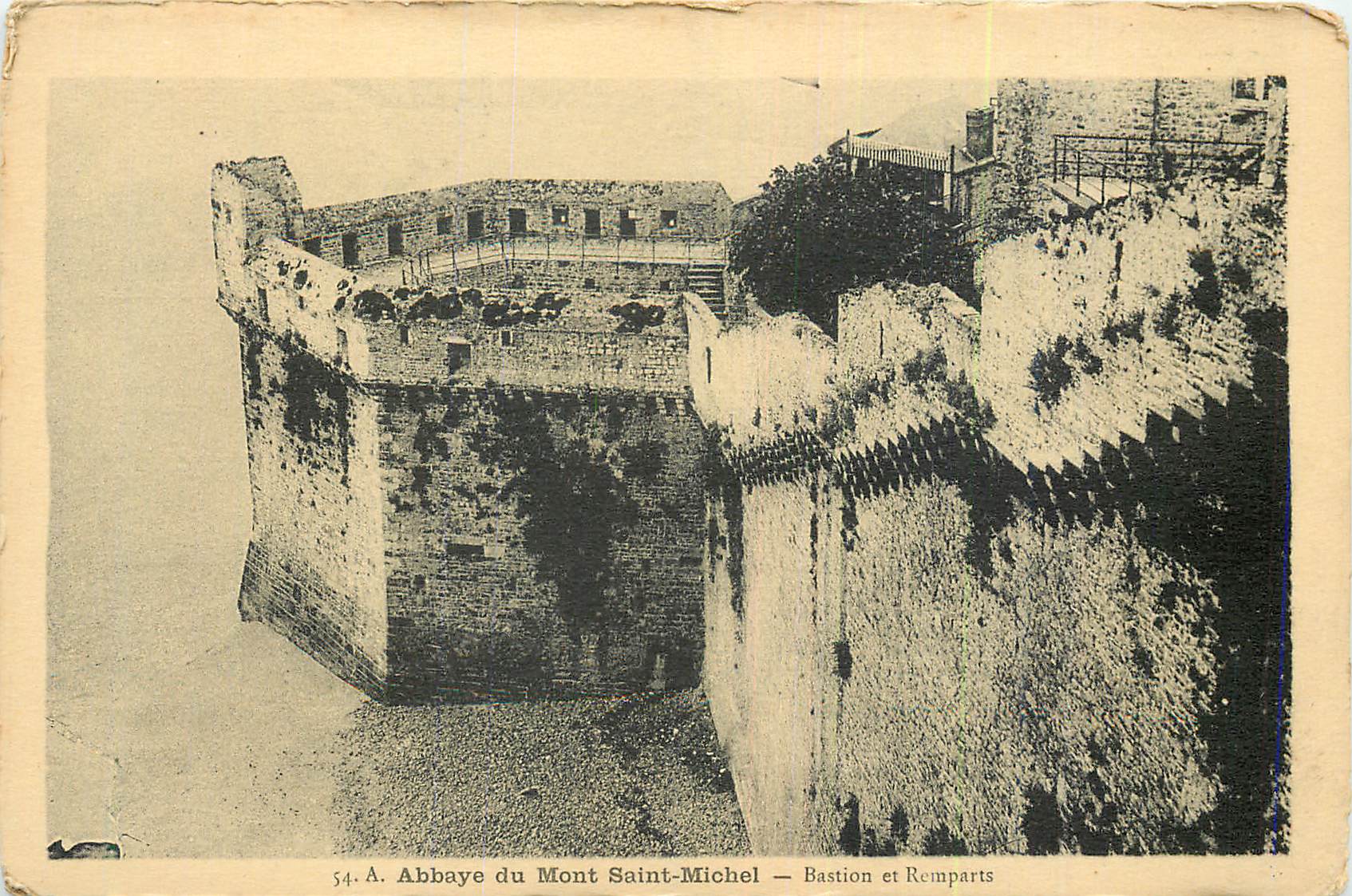 CPA Abbaye du Mont Saint Michel Bastion et Remparts