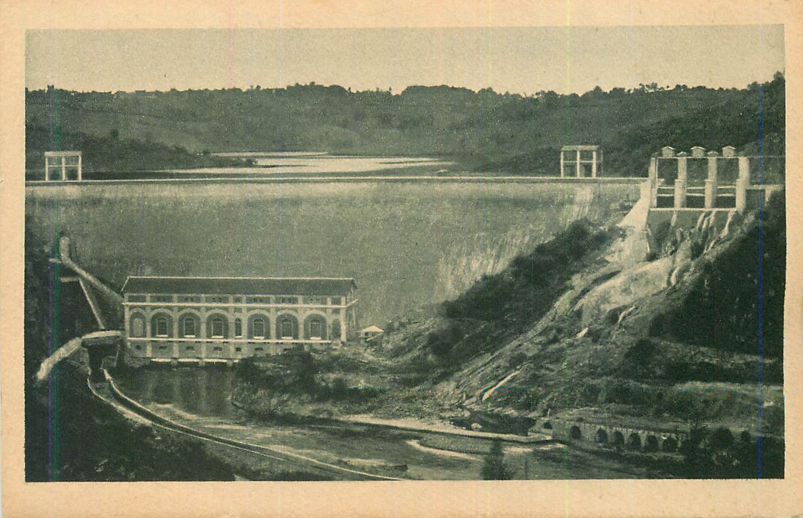 CPA Eguzon (Indre) L'Usine Le Barrage et le Lac
