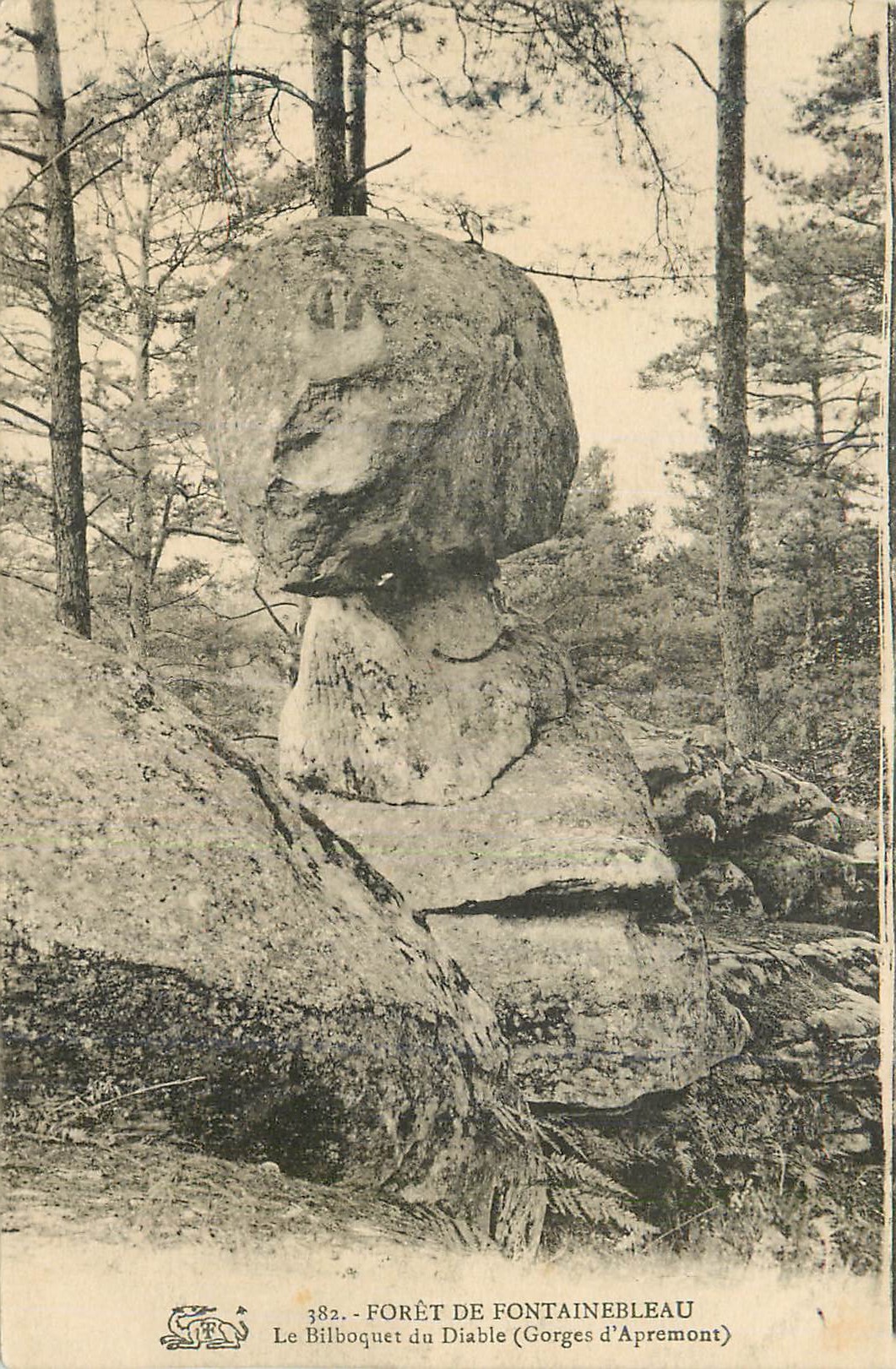 Le Bilboquet du Diable (Gorges d'Aprémont) — Forêt de Fontainebleau — n° 382