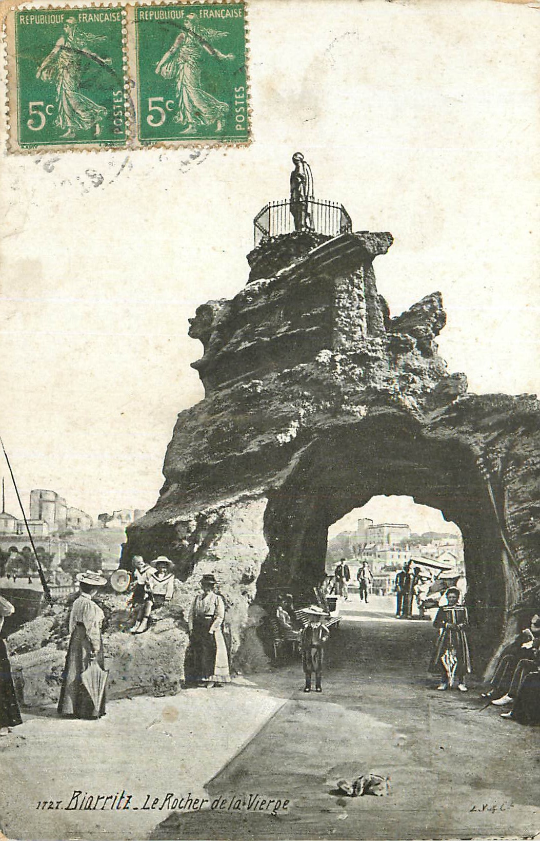 CPA Biarritz Le Rocher de la Vierge