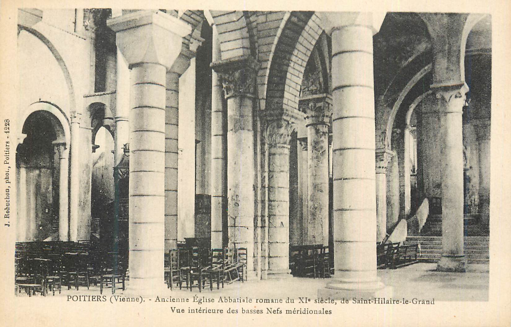 Poitiers (Vienne) — Ancienne Église Abbatiale romane du XIe siècle, de Saint-Hilaire-le-Grand — Vue intérieure des Nefs méridionales — J. Robuchion, n° 4228