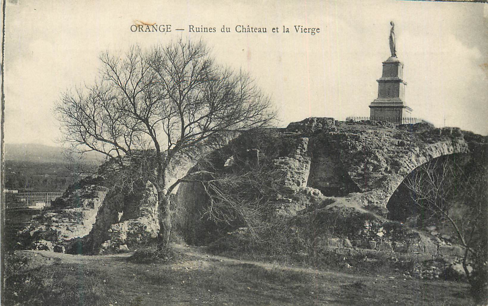 CPA Orange Ruines du Chateau et la Vierge