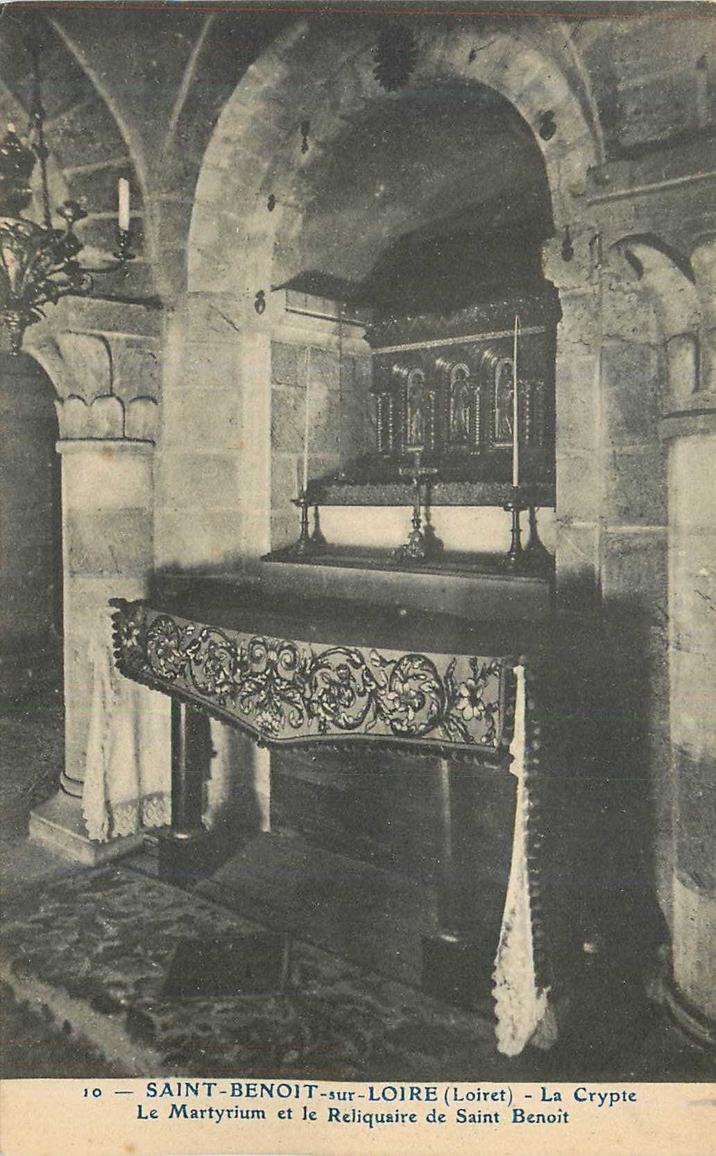 CPA Saint Benoit sur Loire (Loiret) La Crypte Le Martyrium et le Reliquaire de Saint Benoit