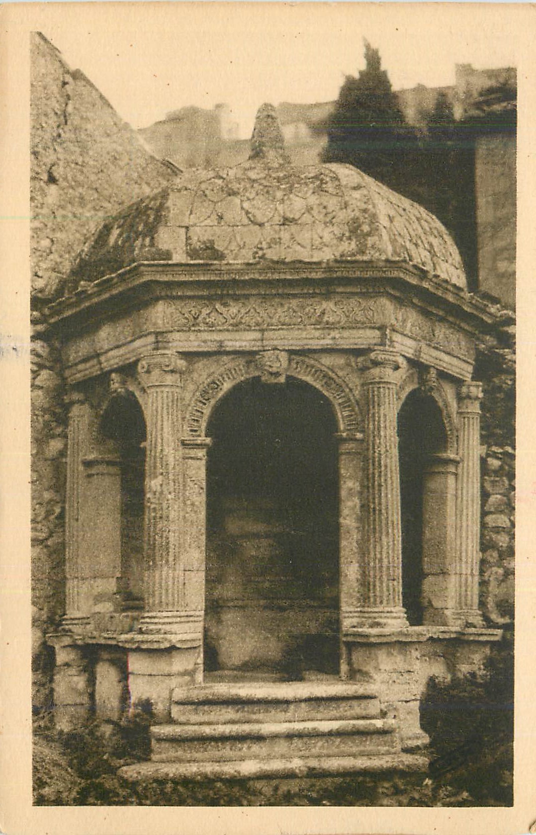CPA Les Baux Pavillon de la Reine Jeanne Rendez vous d'Amour des Princes des Baux