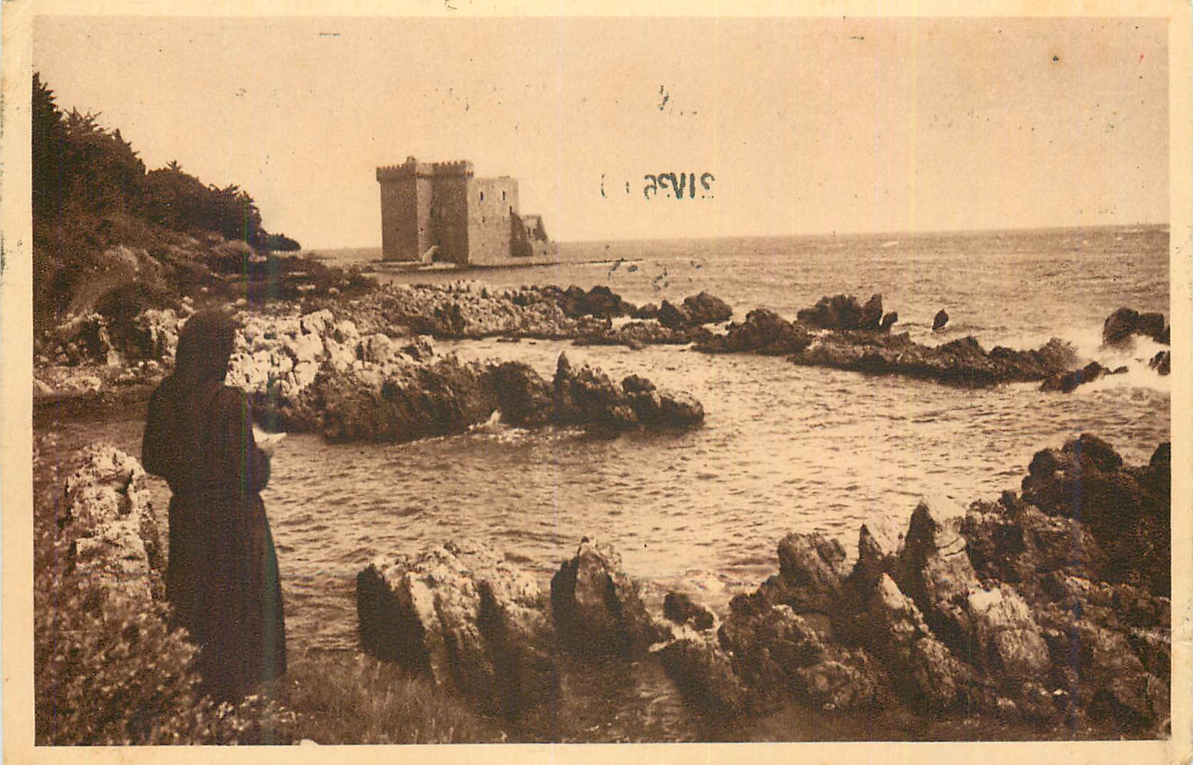 CPA Abbaye de N D de Lerins Ile Saint Honorat Le Monastere Fortifie et Recifs