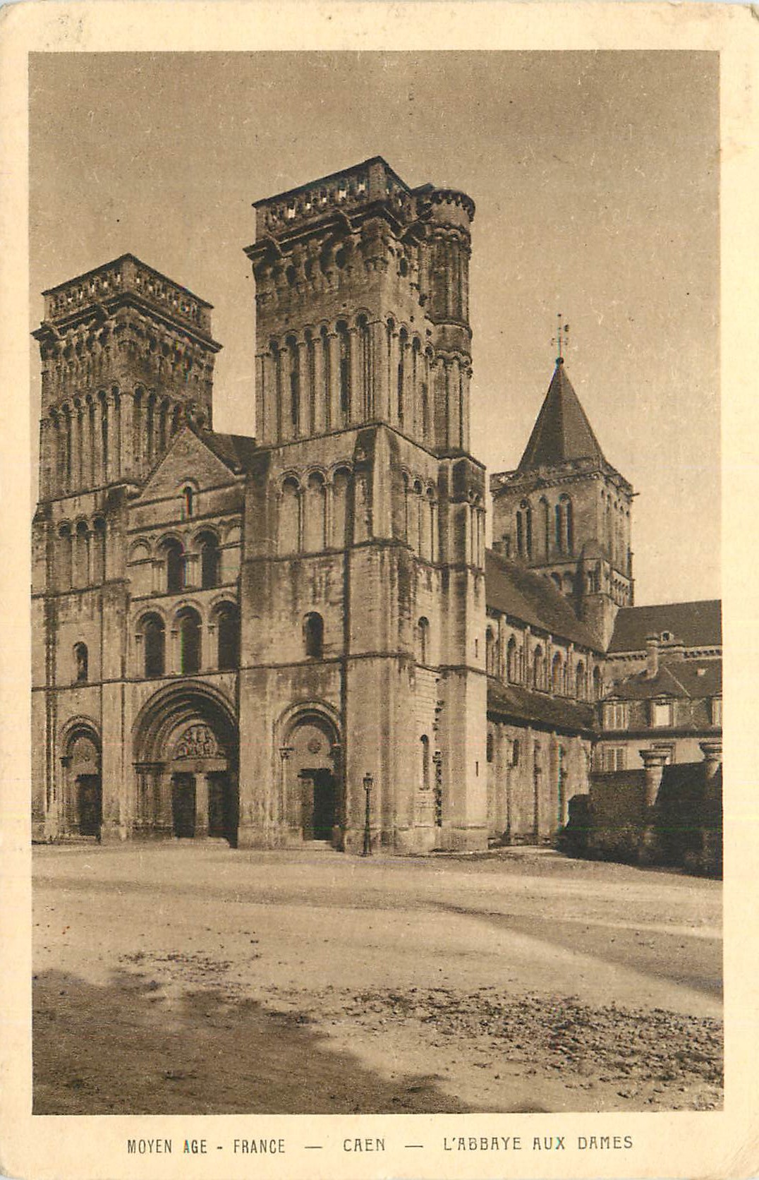 CPA Caen Moyen Age France L'Abbaye aux Dames
