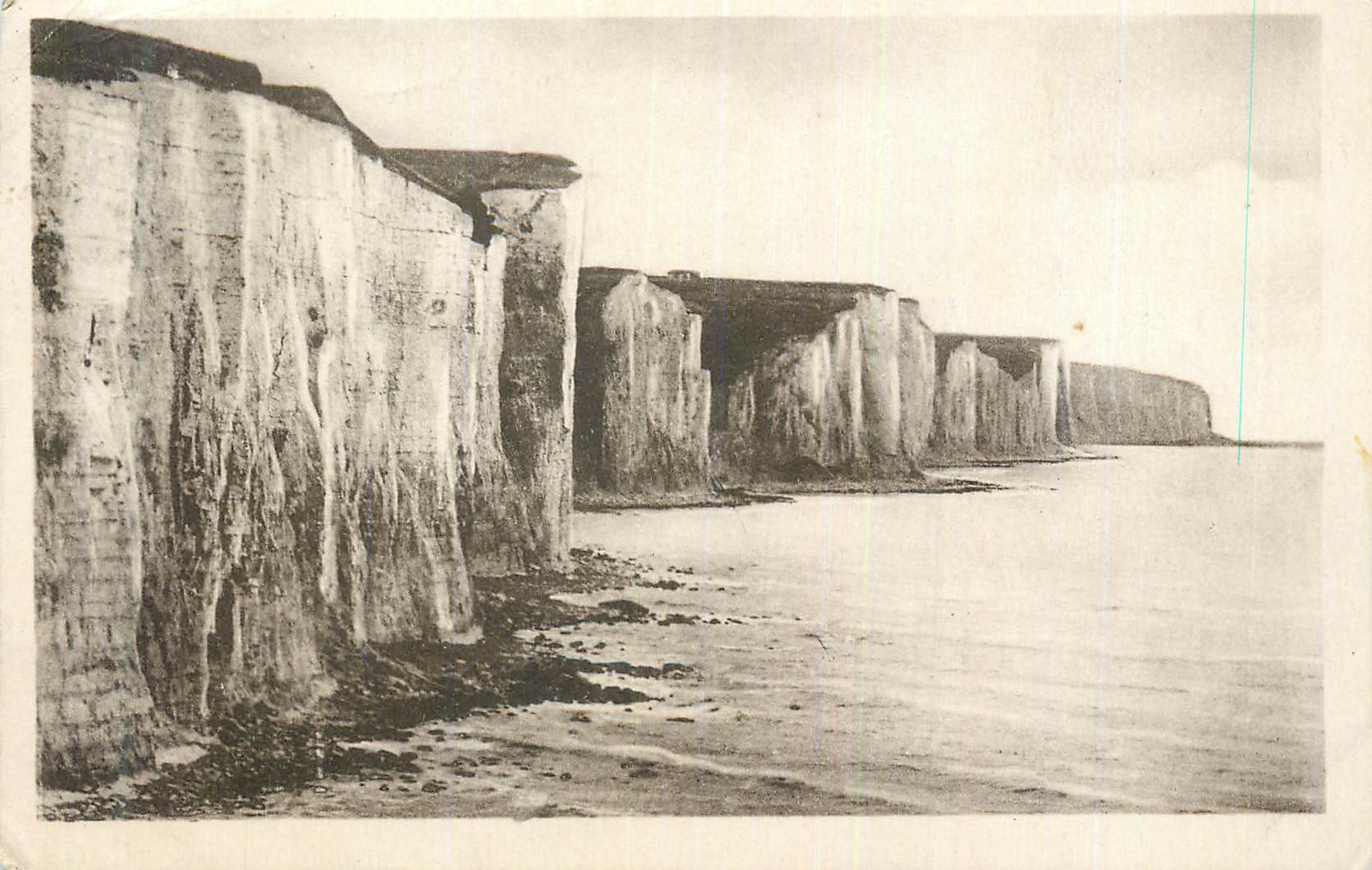 CPA Ault Onival Les Falaises Direction du Treport (Maree Haute)