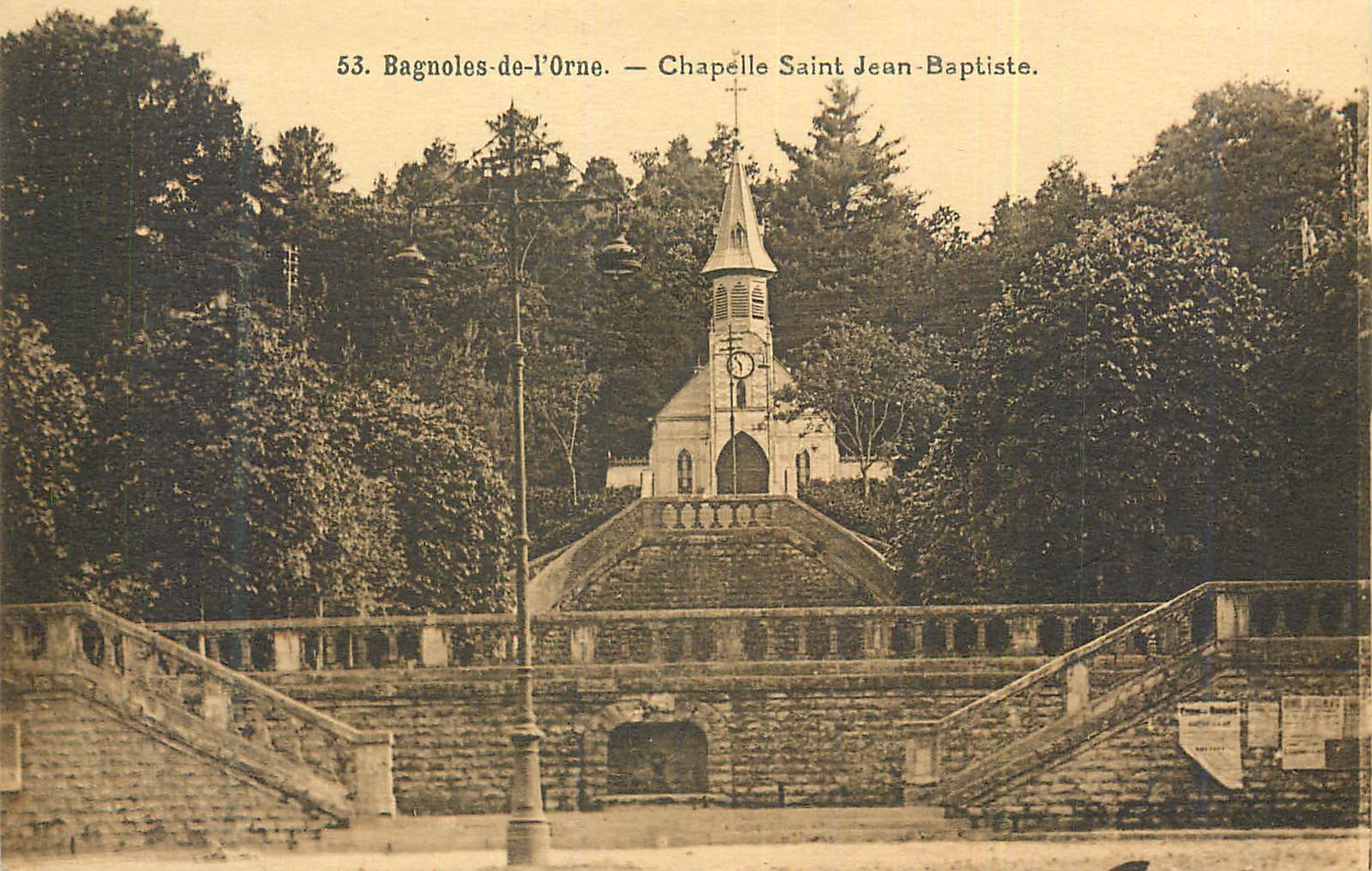 CPA Bagnoles de l'Orne Chapelle Saint Jean Baptiste