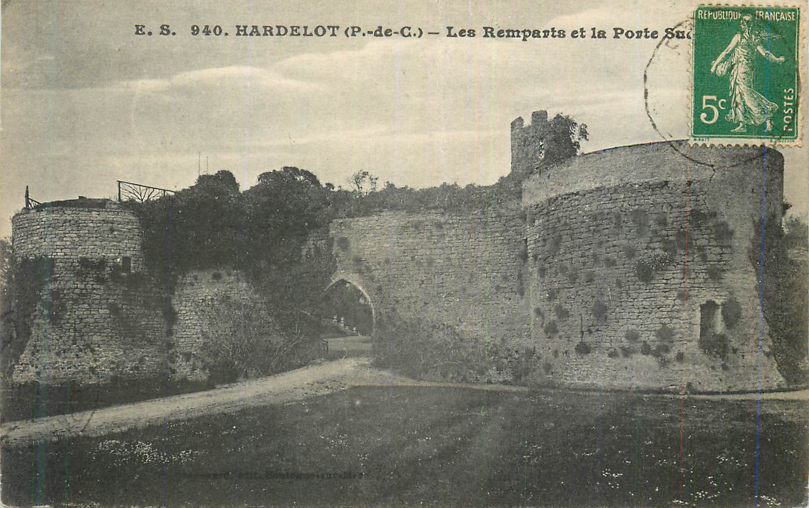 CPA Hardelot (P de C) Les Remparts et la Porte
