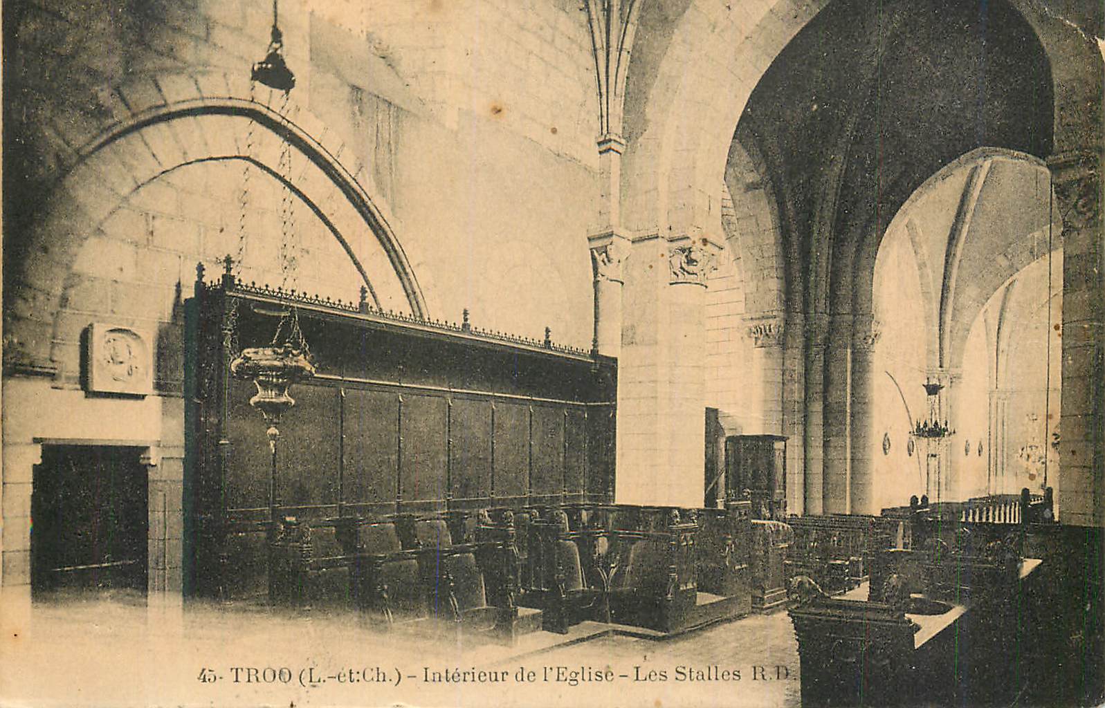TROO (L.-et-Ch.) — Intérieur de l'Église — Les Stalles R.D.