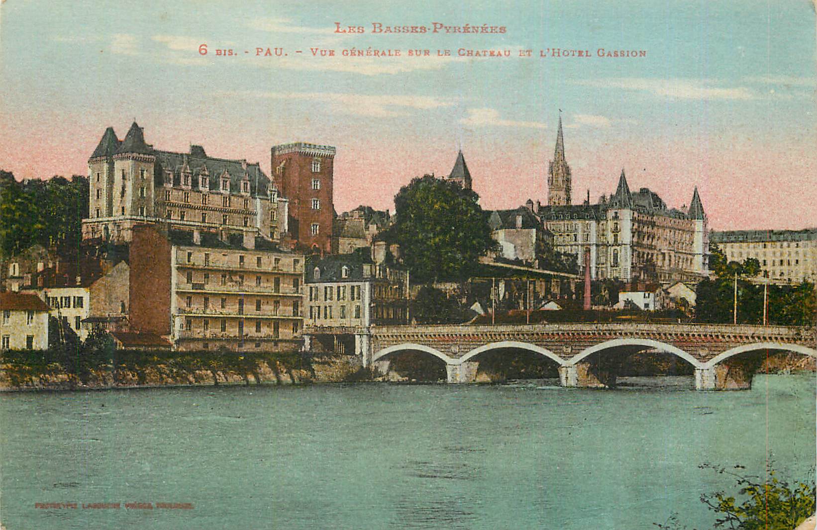 Pau — Allgemeiner Blick auf Schloss und Hotel Gassion — Les Basses-Pyrénées