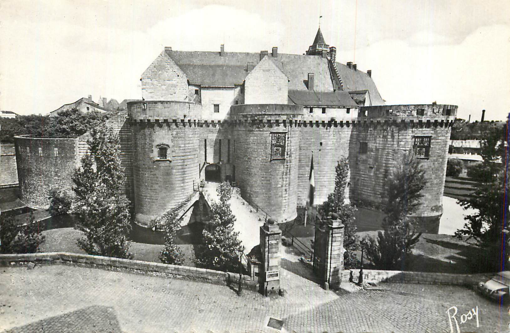 CPM Nantes Chateau des Ducs de Bretagne (XVe S) Cote de l'Entree