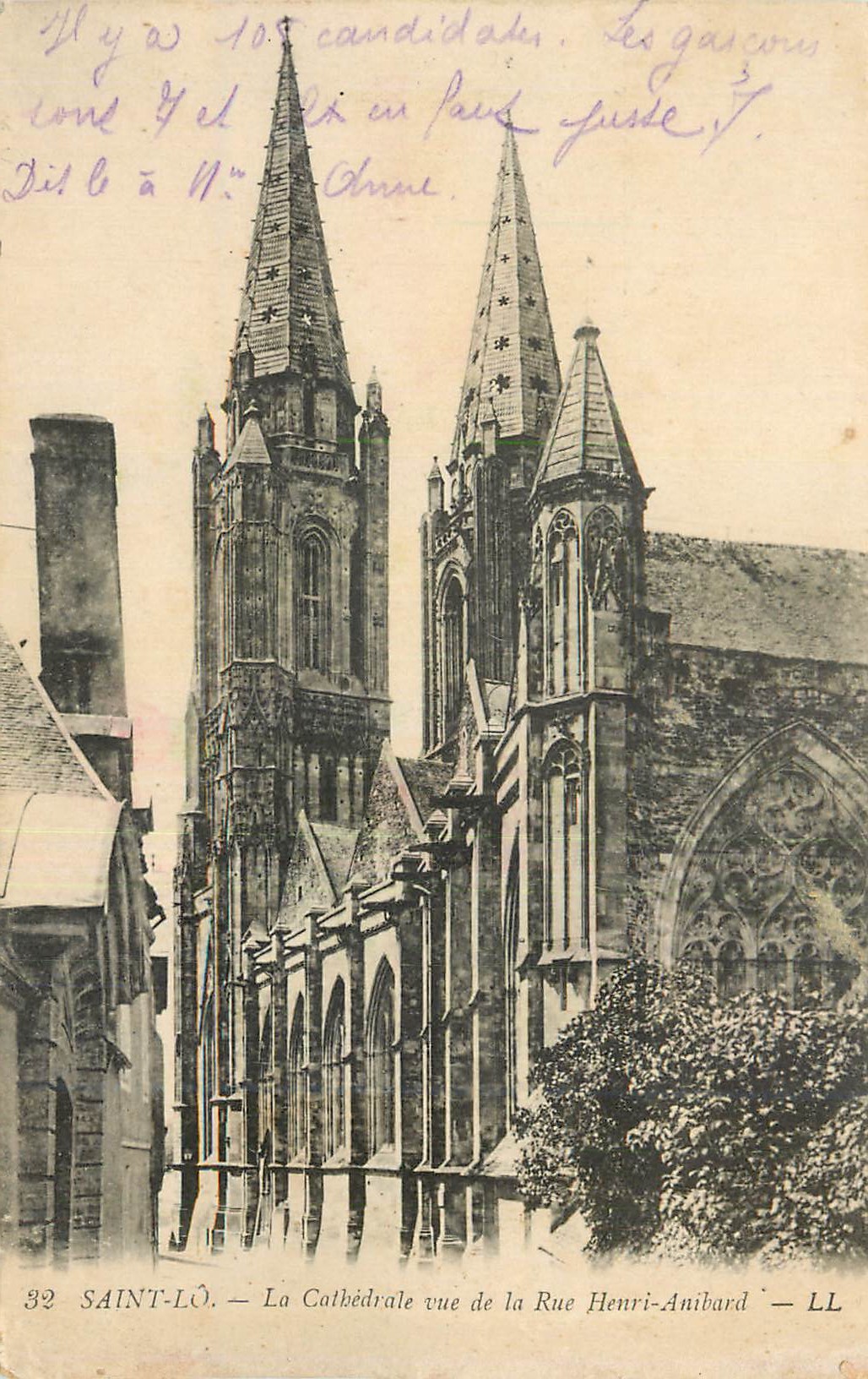 SAINT-LÔ — La Cathédrale vue de la Rue Henri-Anibard — LL