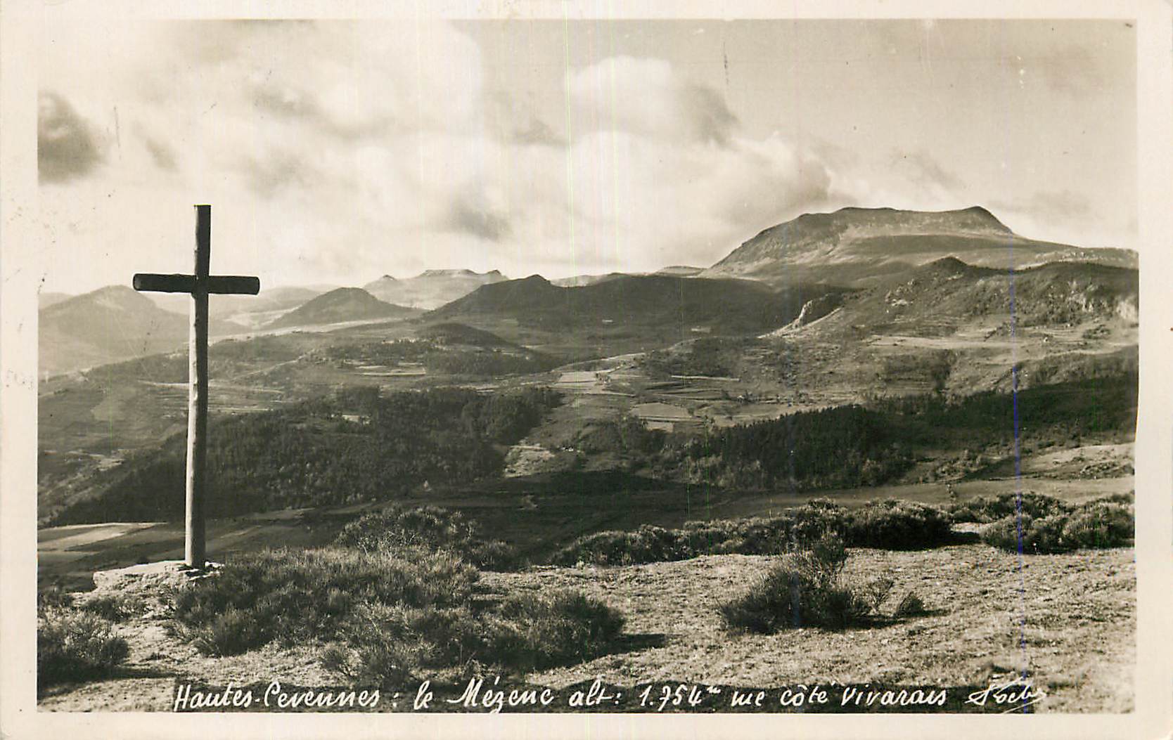 CPM Hautes Cevennes Le Mezene alt 1754 m Vue cote Vivarais