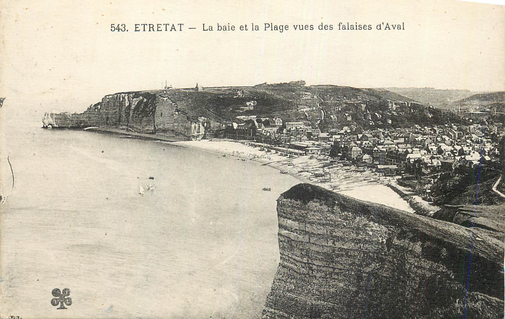 CPA Etretat La Baie et la Plage vues des Falaises d'Aval