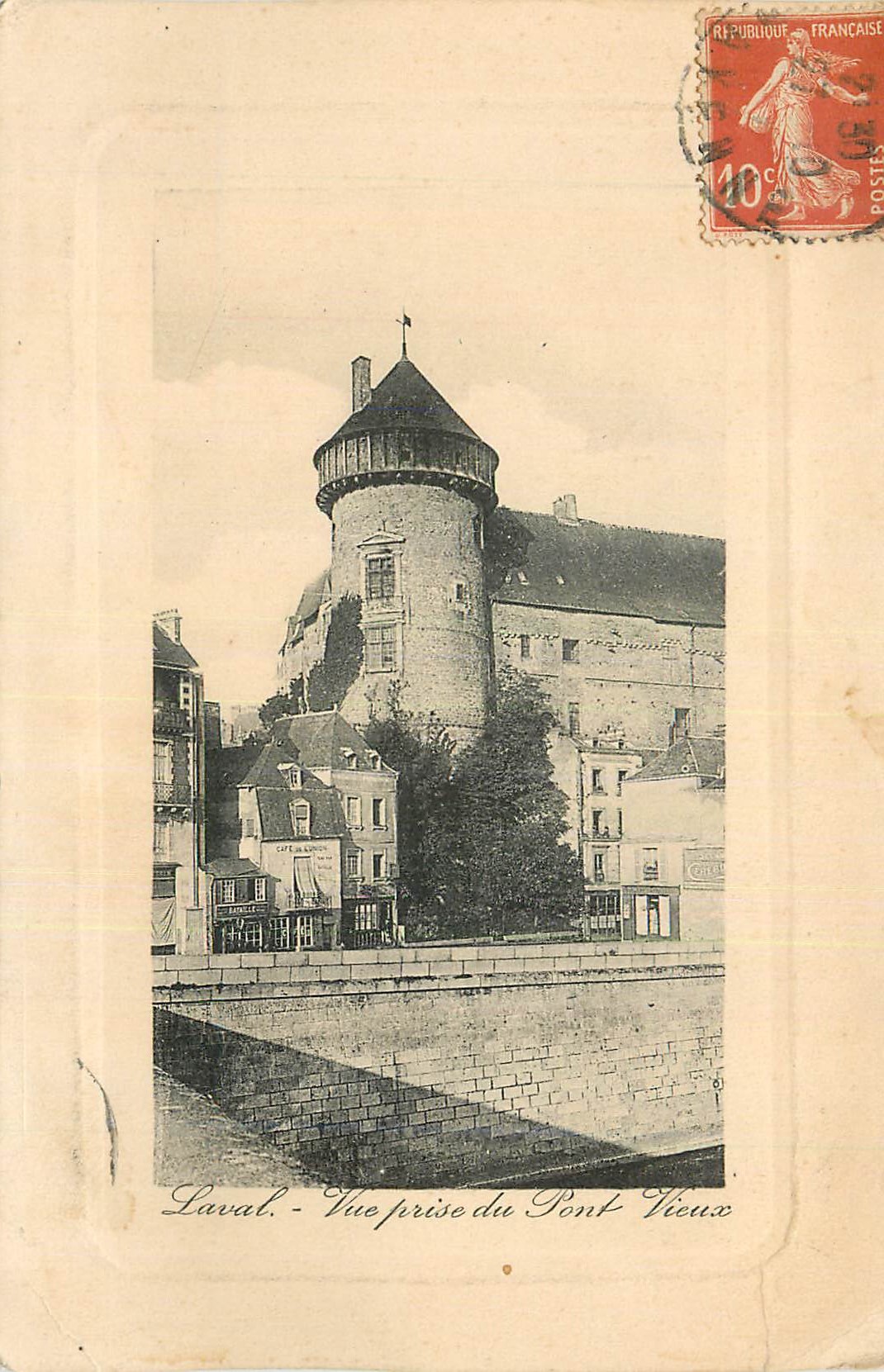 CPA Laval Vue prise du Pont Vieux