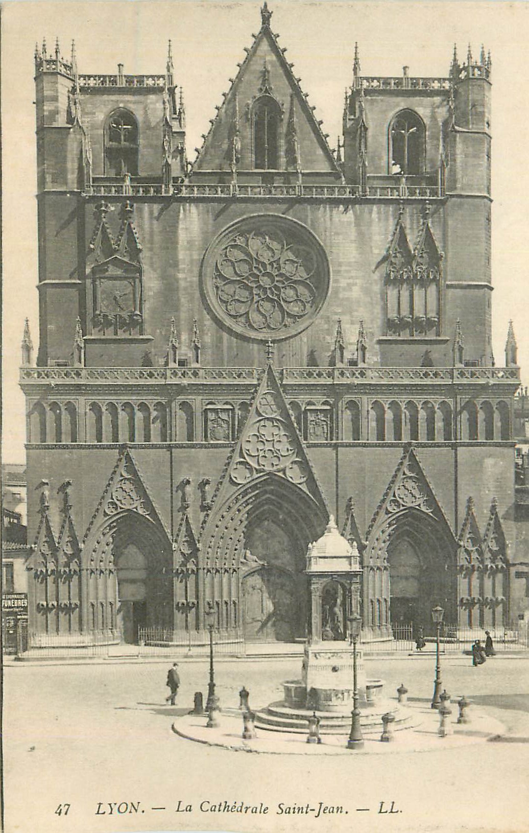 CPA Lyon La Cathedrale Saint Jean