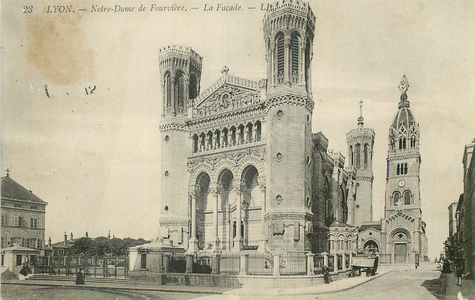 CPA Lyon Notre Dame de Fourviere La Facade