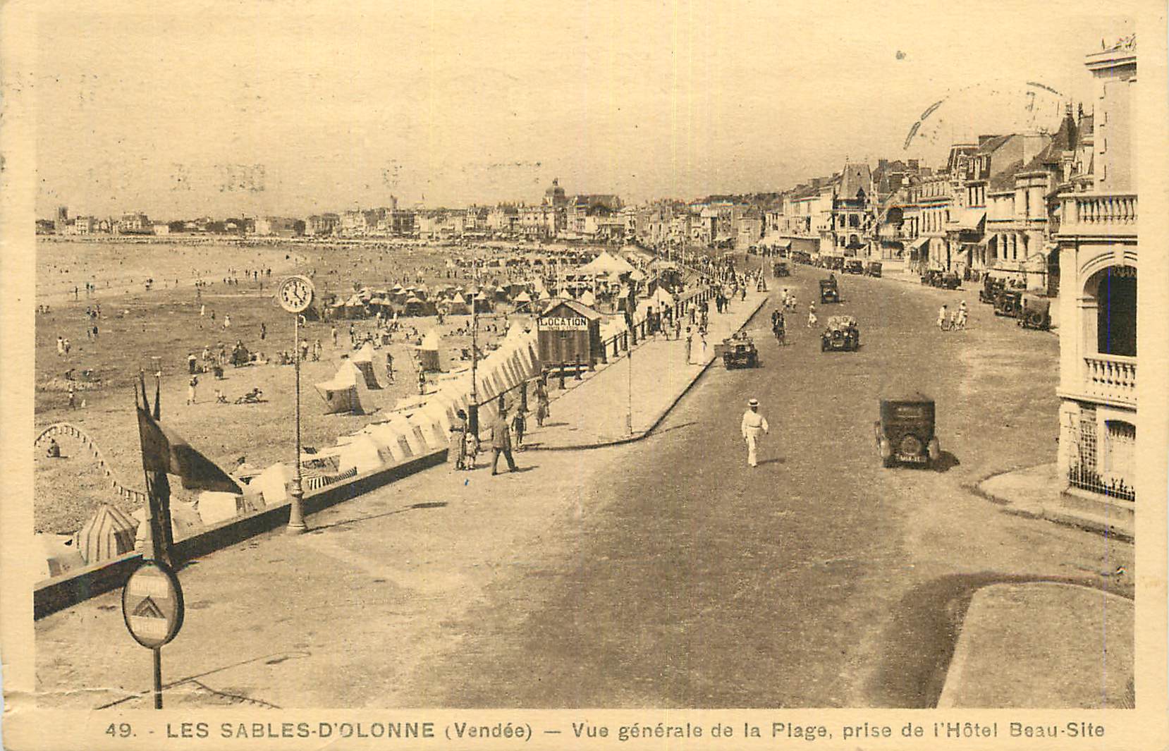 CPA Les Sables d'Olonne (Vendee) Vue Generale de la Plage prise de l'Hotel Beau Site