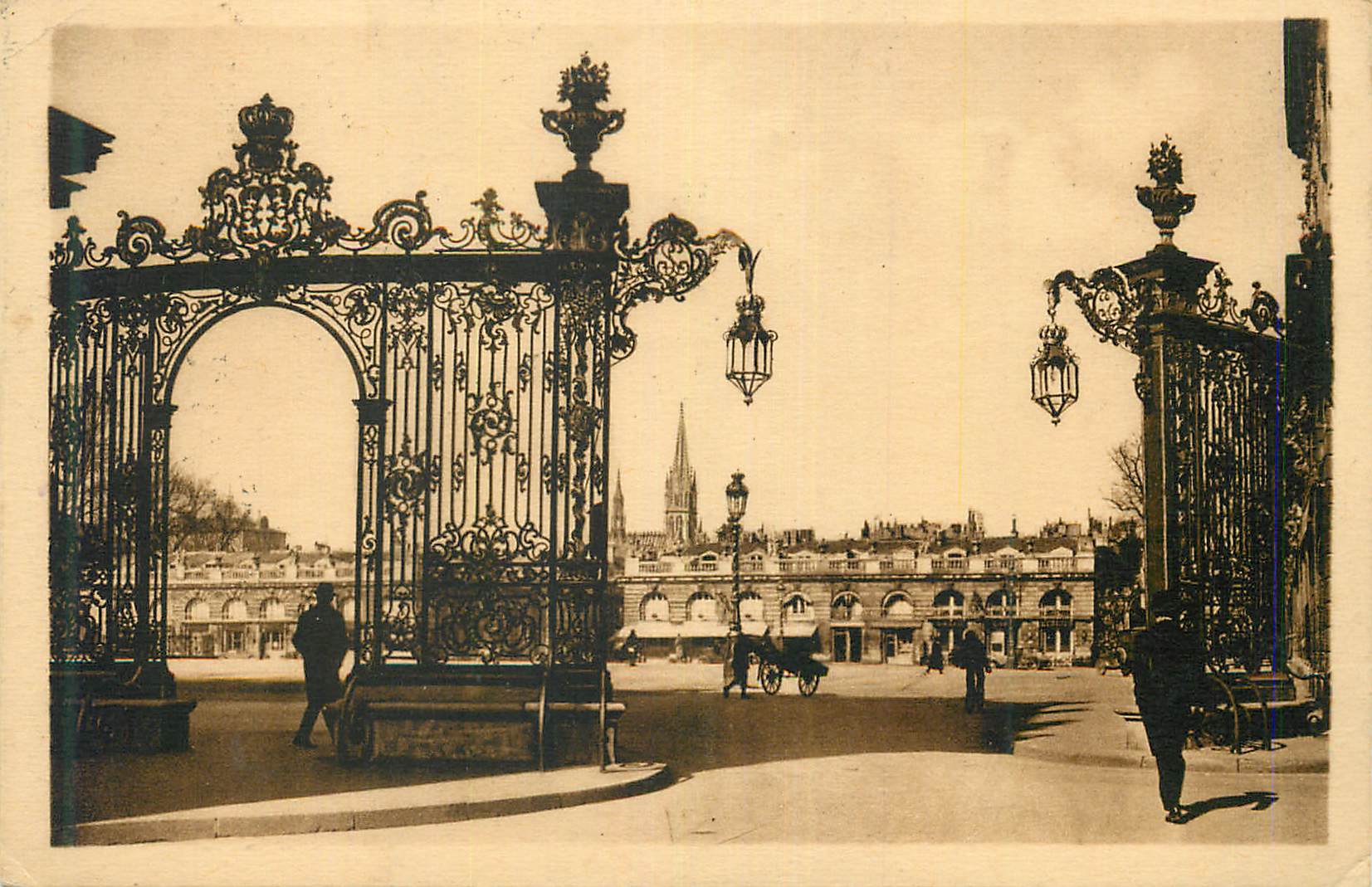 CPA Nancy Artistique Place Stanislas Grilles de Jean Lamour
