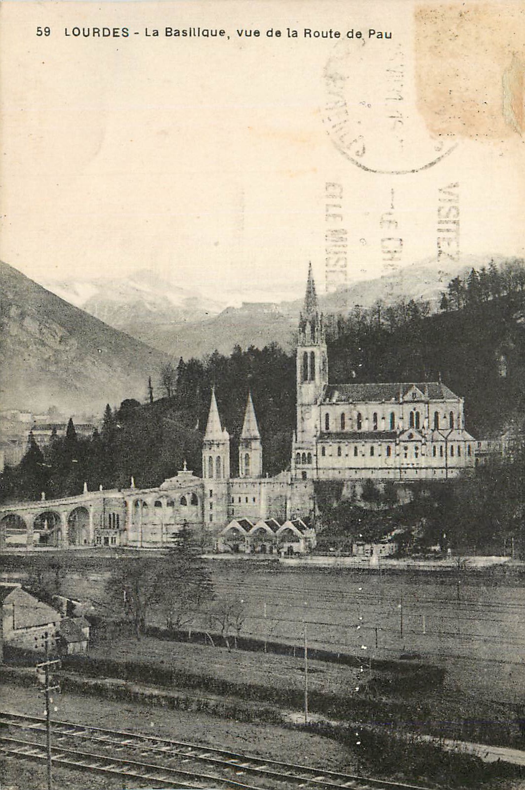 CPA Lourdes La Basilique vue de la Route de Pau