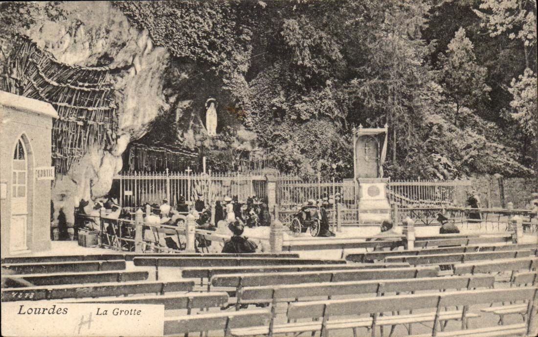 lourdes CPA La grotte