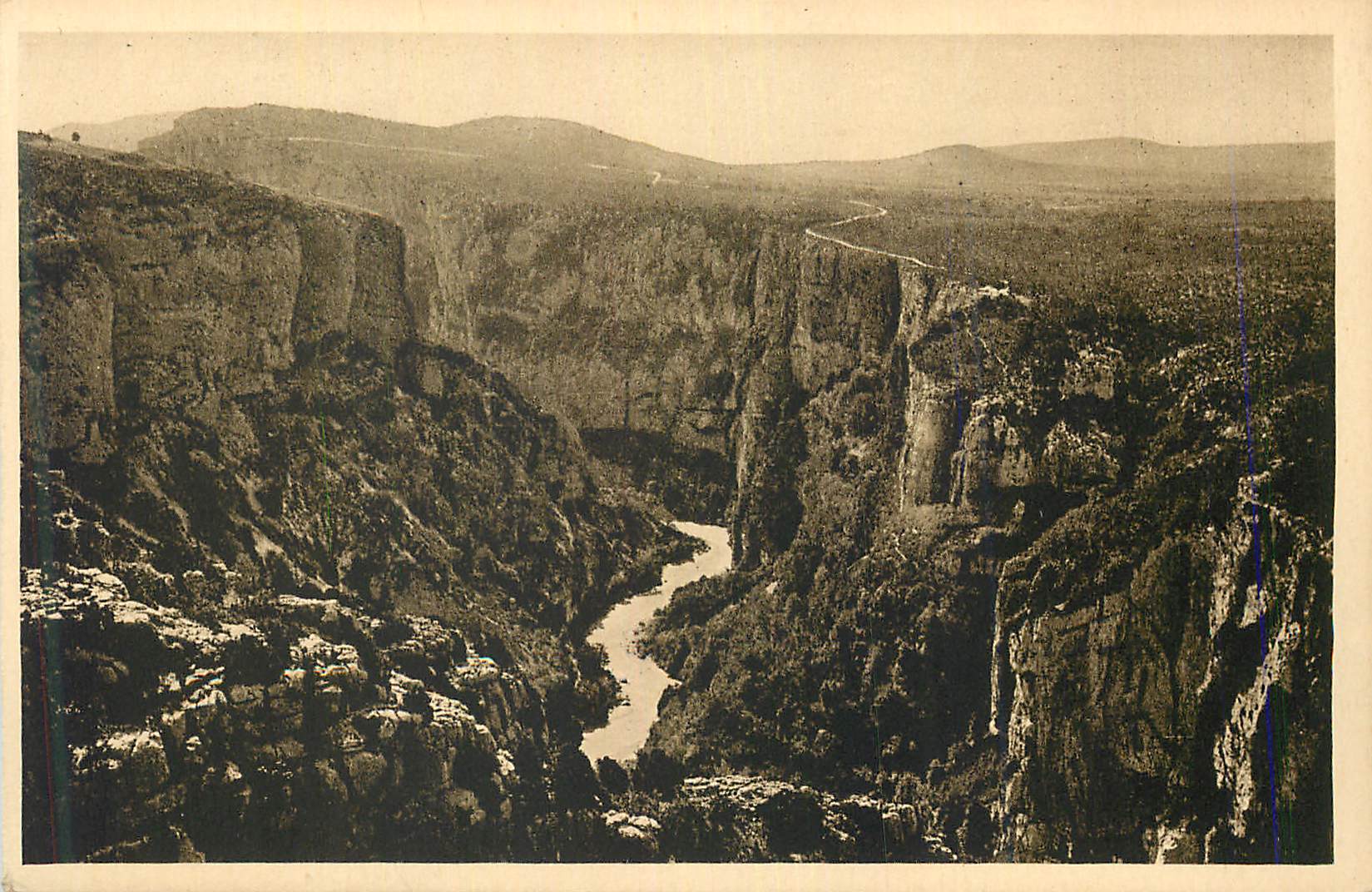 Gorges du Tarn — vue panoramique — éditeur non identifié