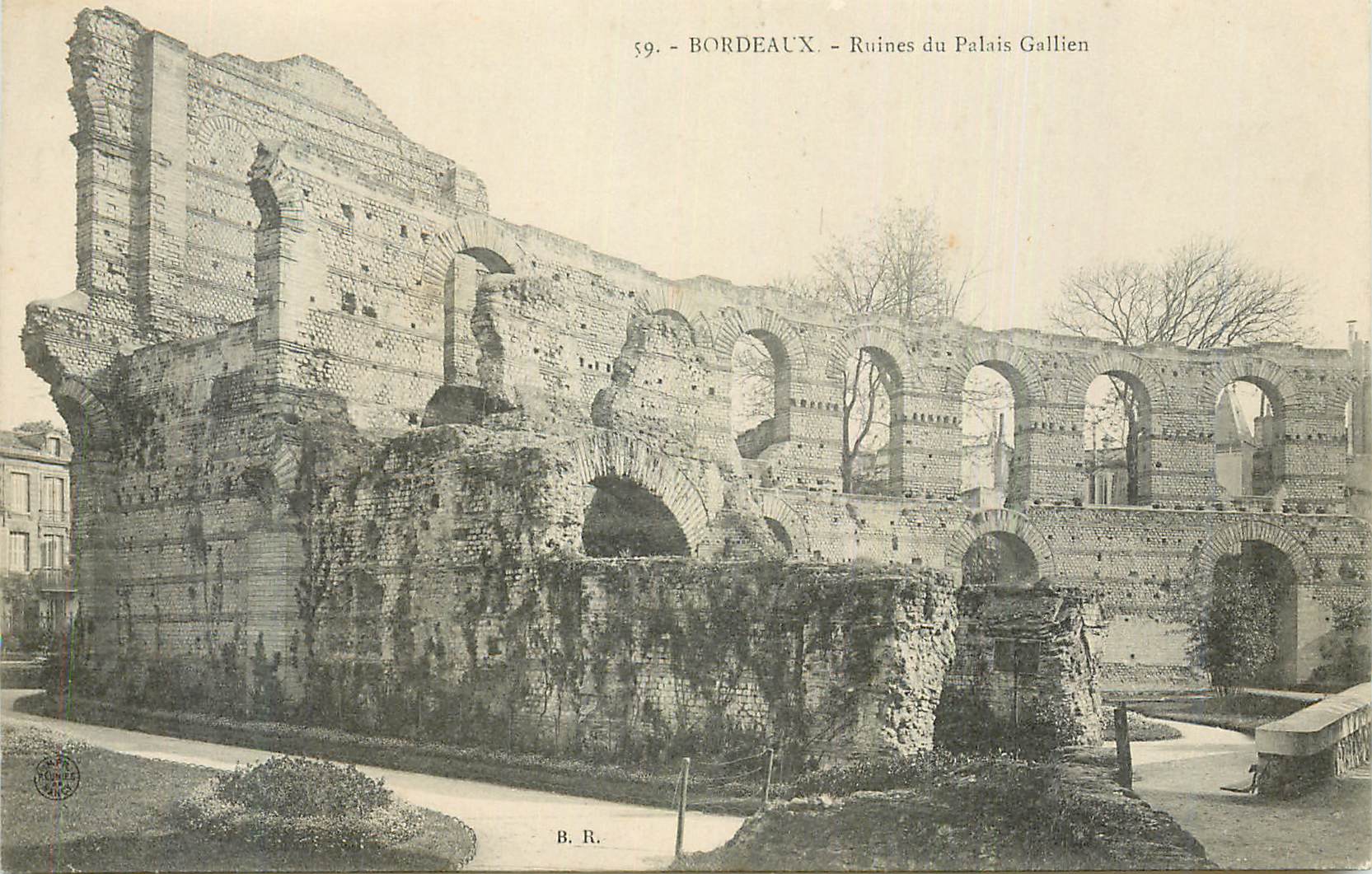 CPA Bordeaux Ruines du Palais Gallien