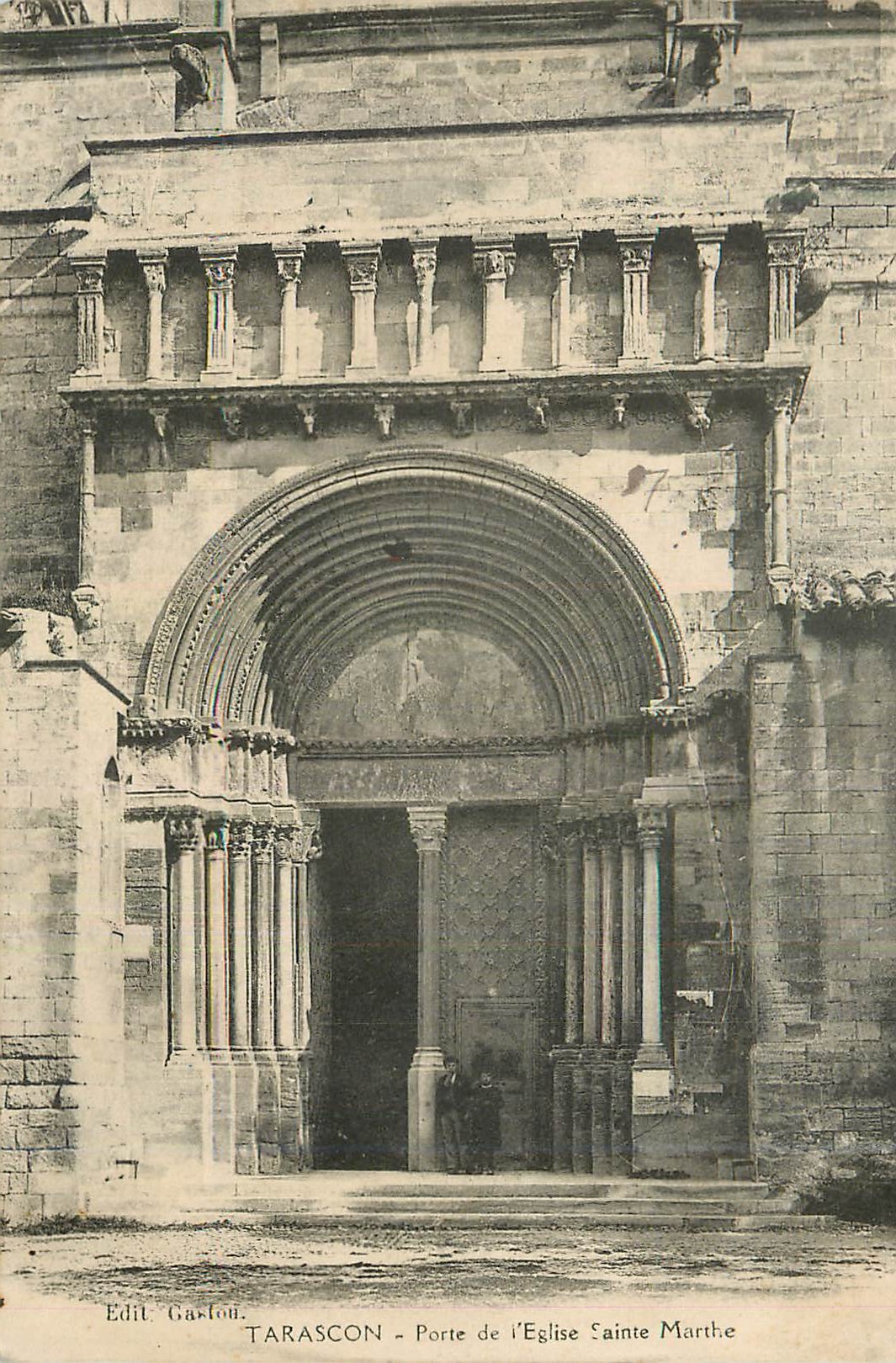 CPA Tarascon Porte de L'Eglise Saint Marthe