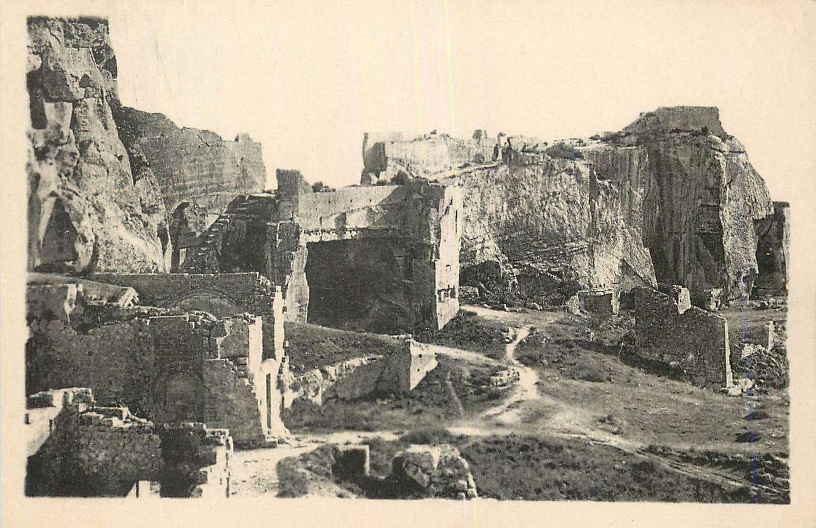 Ruines de Petra — vue panoramique — éditeur non identifiable