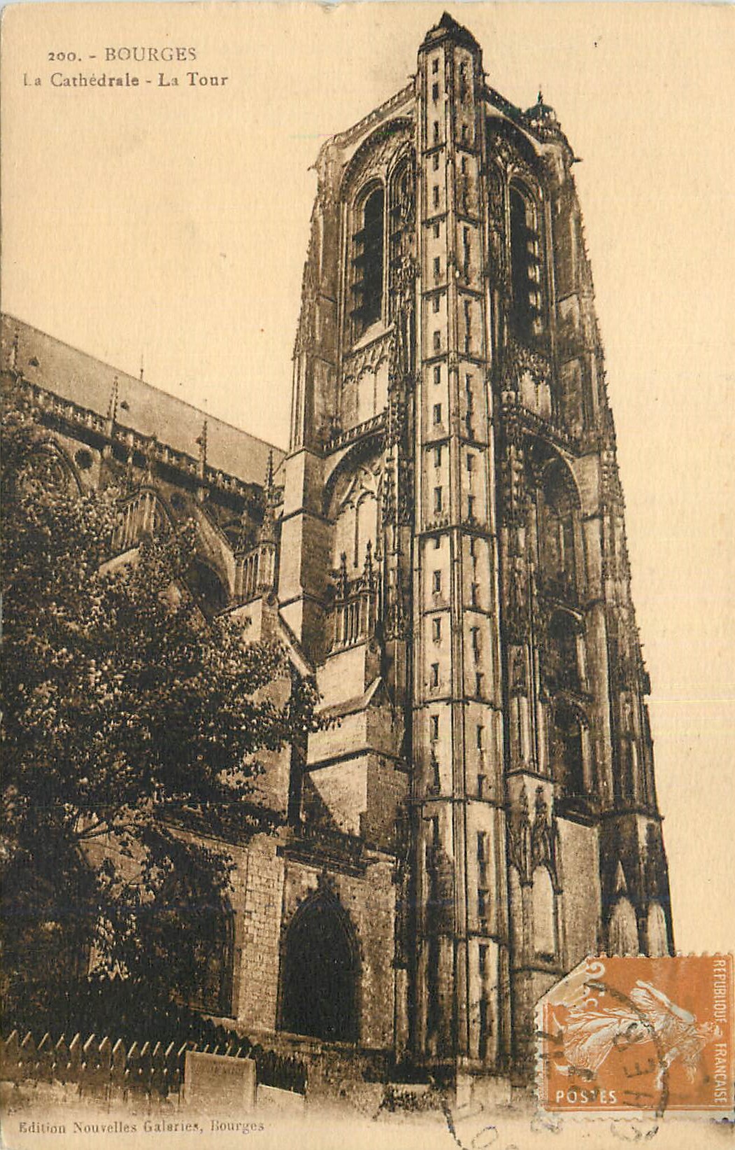 CPA Bourges La Cathedrale La Tour