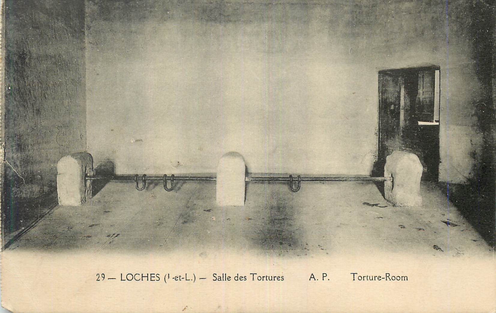 CPA Loches (I et L) Salle des Tortures