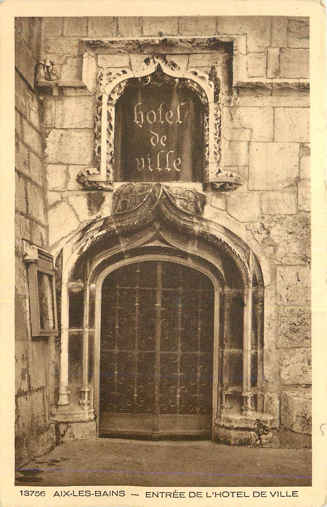 CPA Aix Les Bains Entree de l'Hotel de Ville
