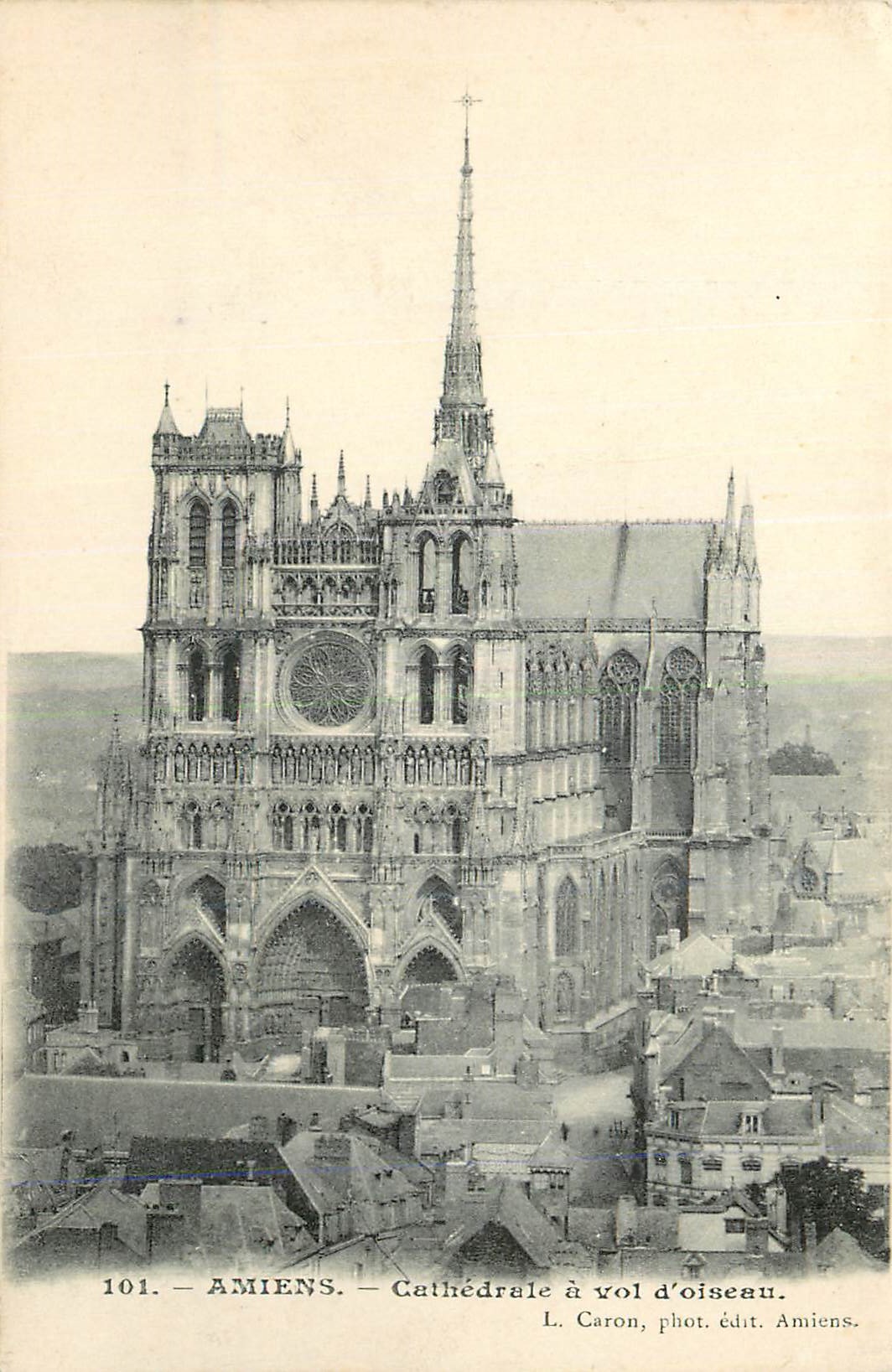 CPA Amiens Cathedrale a Vol d'oiseau