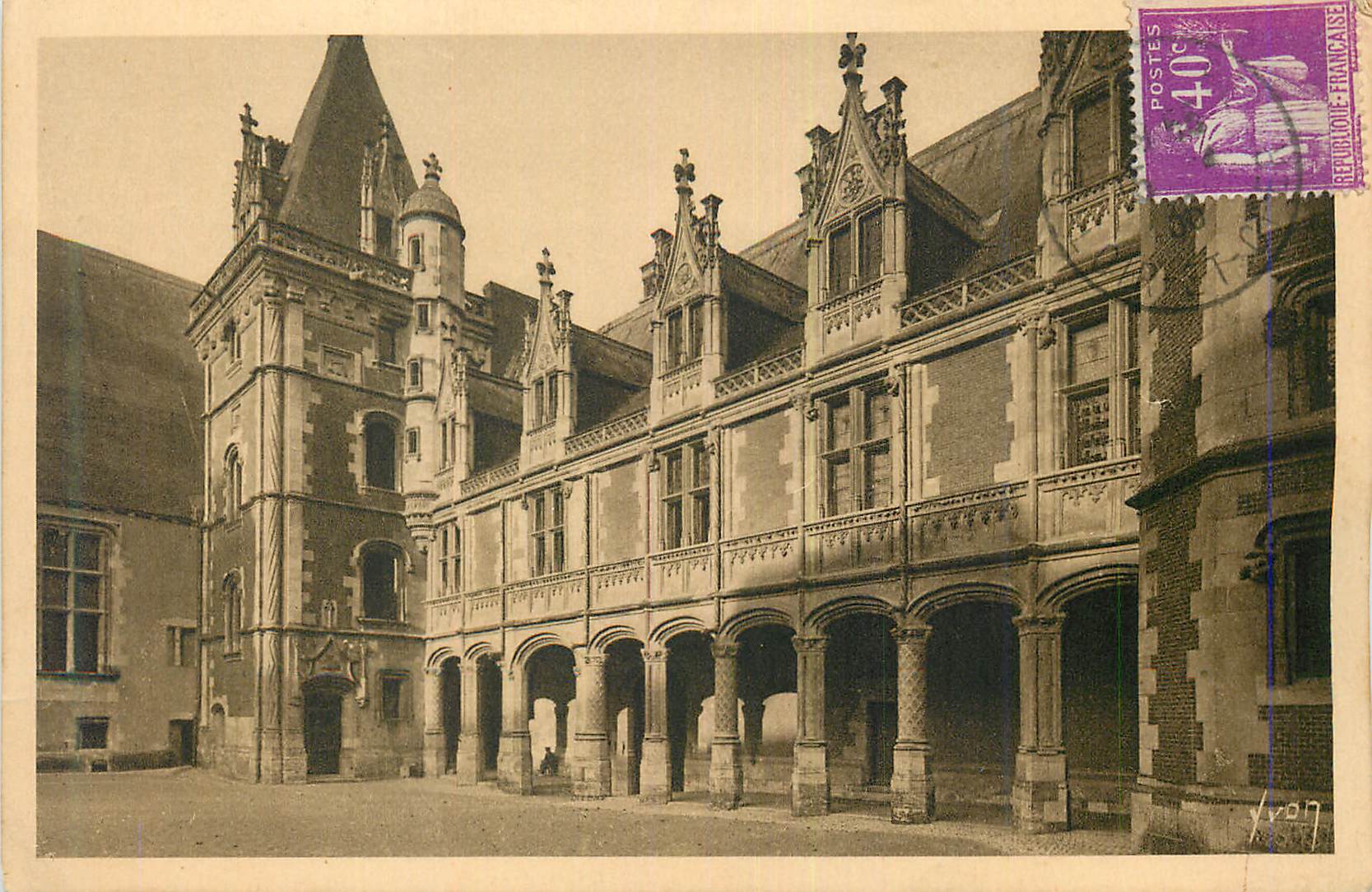 CPA Blois (Loire et Cher) Le Chateau Facade interieure Louis XII