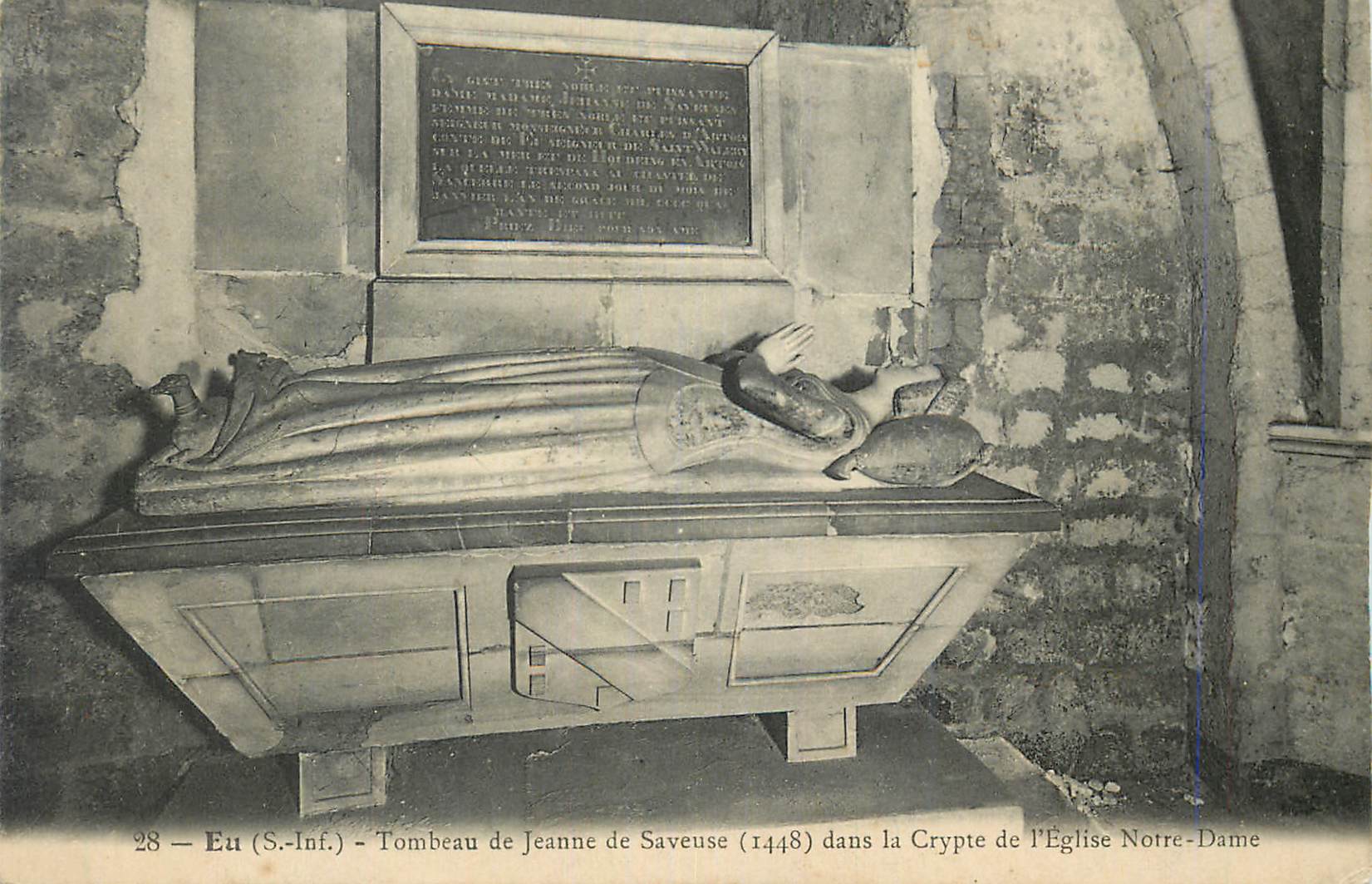 CPA Eu (S Inf) Tombeau de Jeanne de Saveuxe (1448) dans la Crypte de l'Eglise Notre Dame