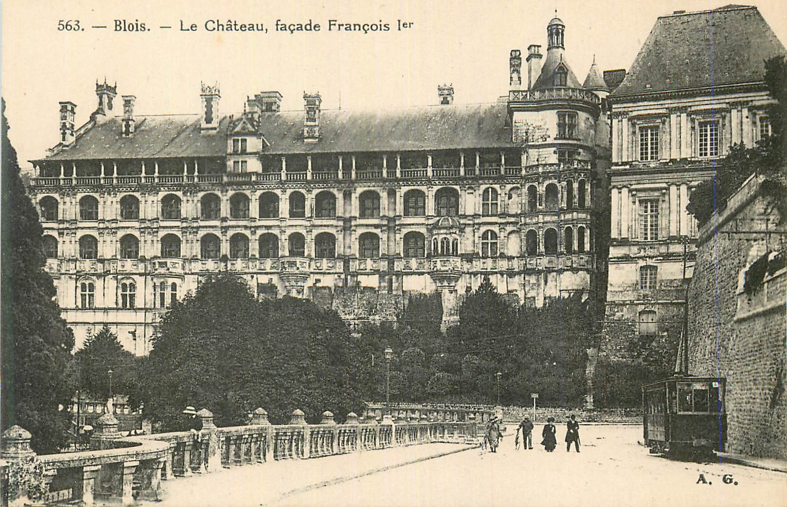 CPA Blois Le Chateau Facade Francois 1er Tramway