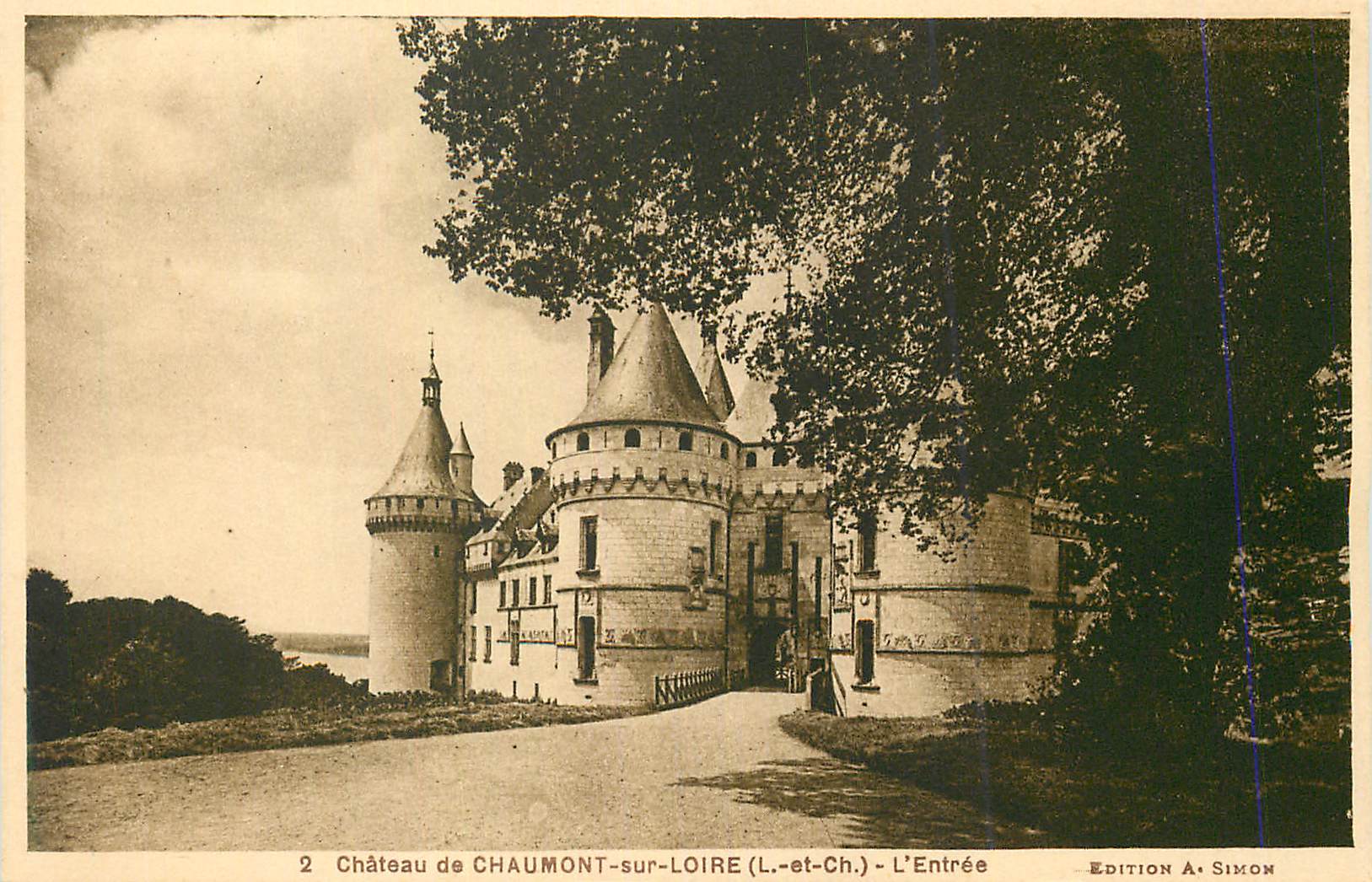 CPA Chateau de Chaumont sur Loire (L et Ch) L'Entree