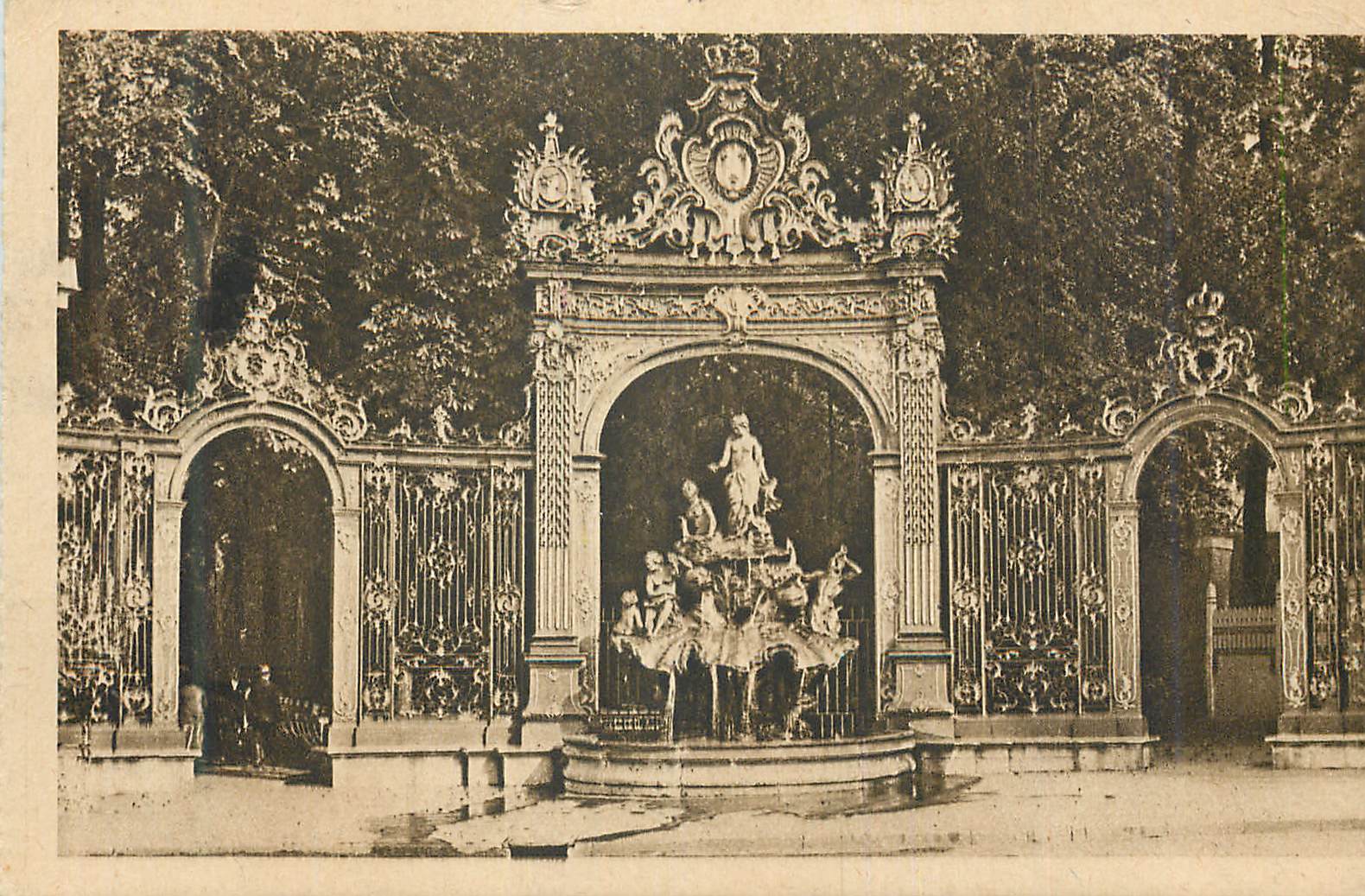 CPA Nancy Place Stanislas Fontaine d'Amphiteatre