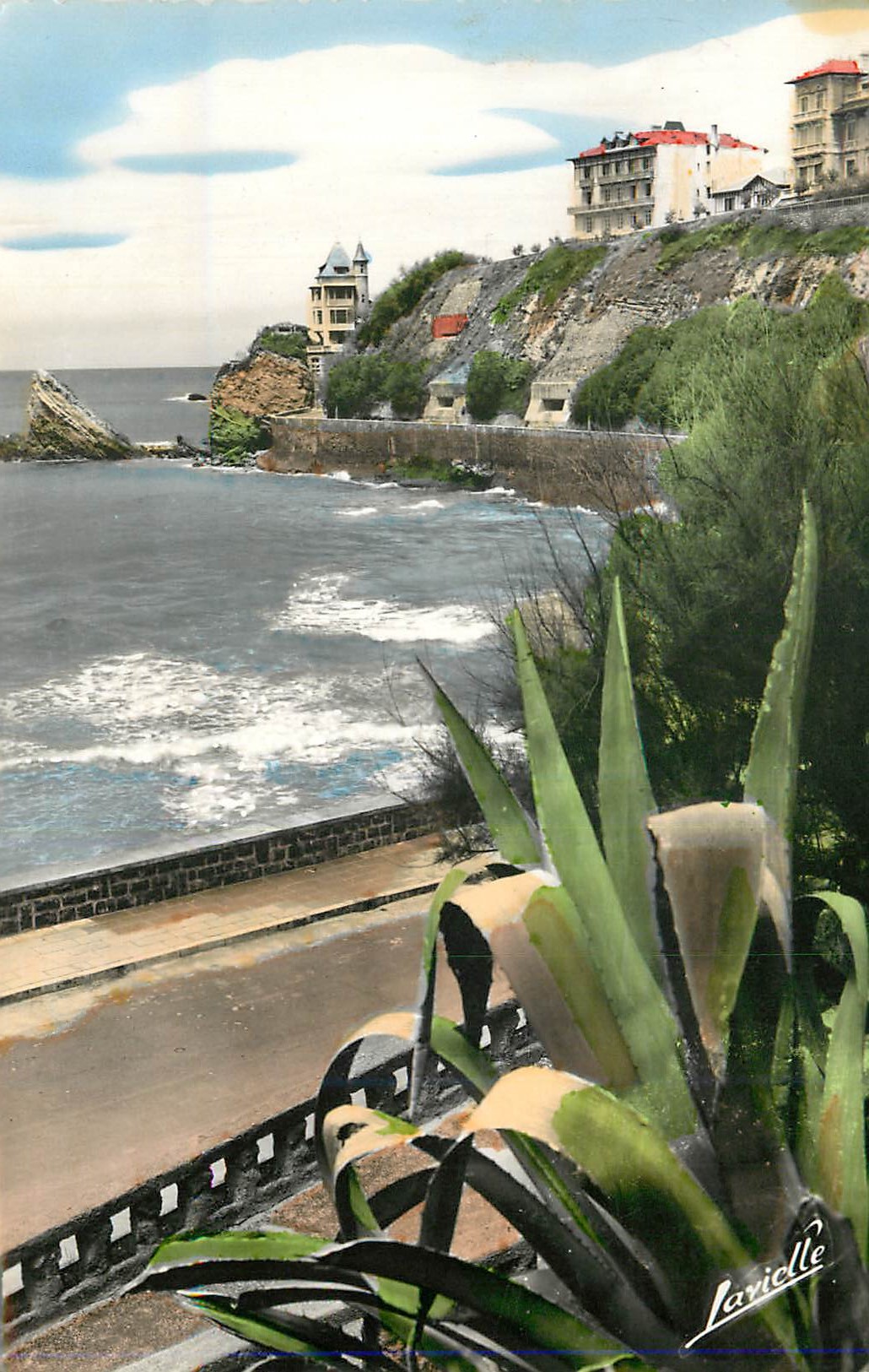 Vue de la côte à Biarritz — éditeur Larielle, n° de série non visible