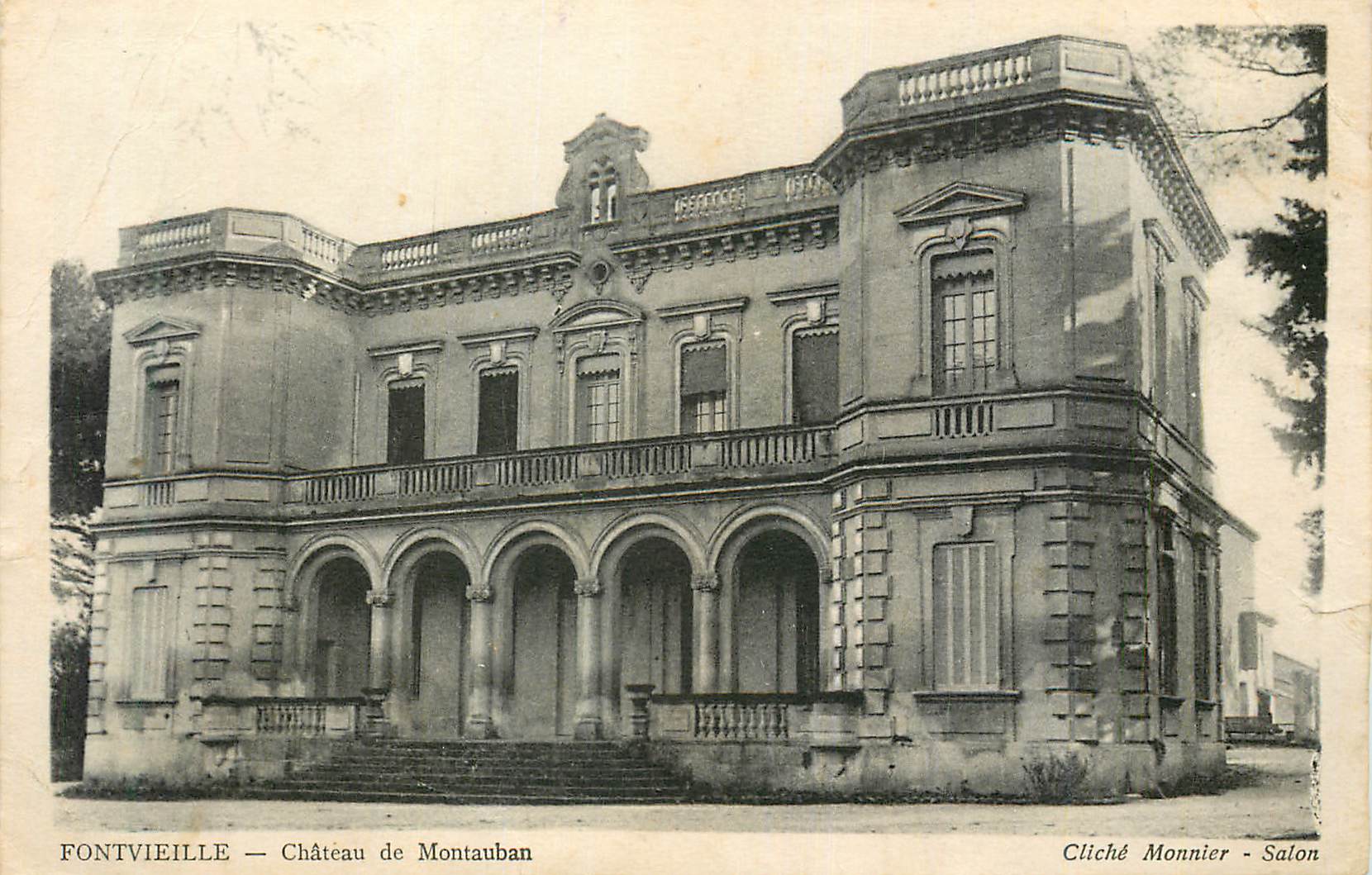 CPA Fontvieille Chateau de Montauban