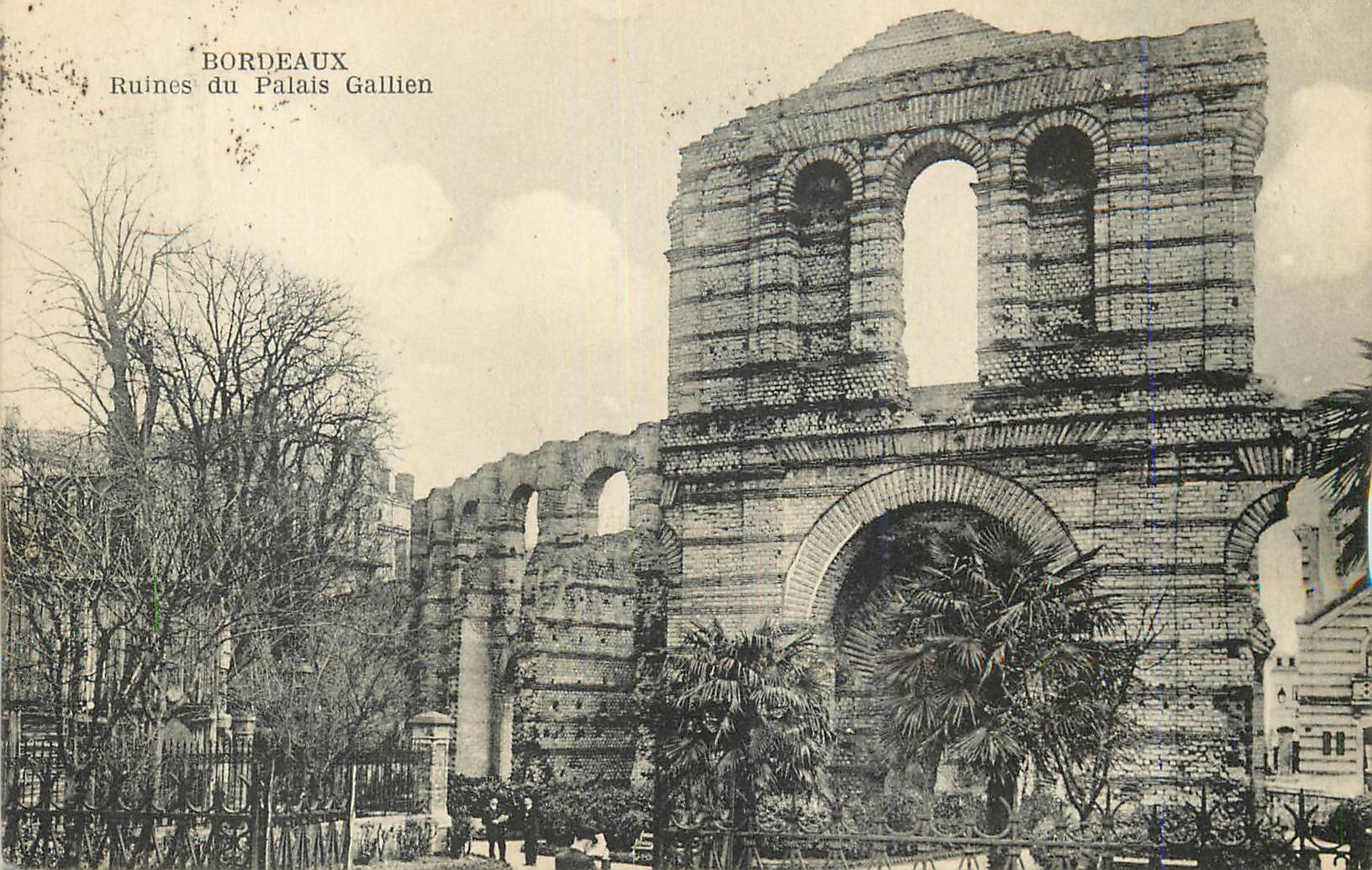 CPA Bordeaux Ruines du Palais Gallien