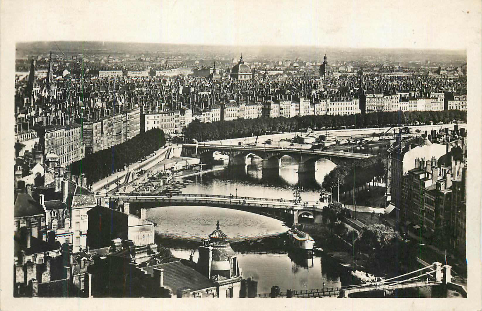 Vue aérienne de Rennes — ponts sur la Vilaine — éditeur non identifié