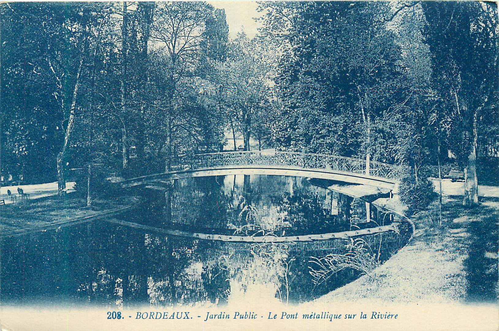 CPA Bordeaux Jardin Public Le Pont metallique sur la Riviere
