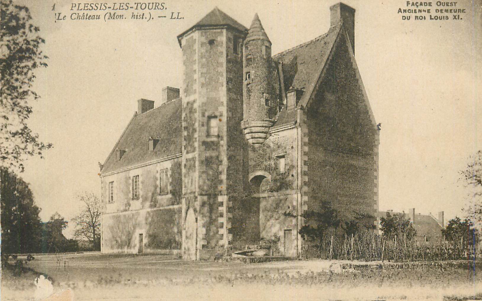 CPA Plessis Les Tours Le Chateau (Mon hist) Facade Ouest Ancienne demeure du Roi Louis XI