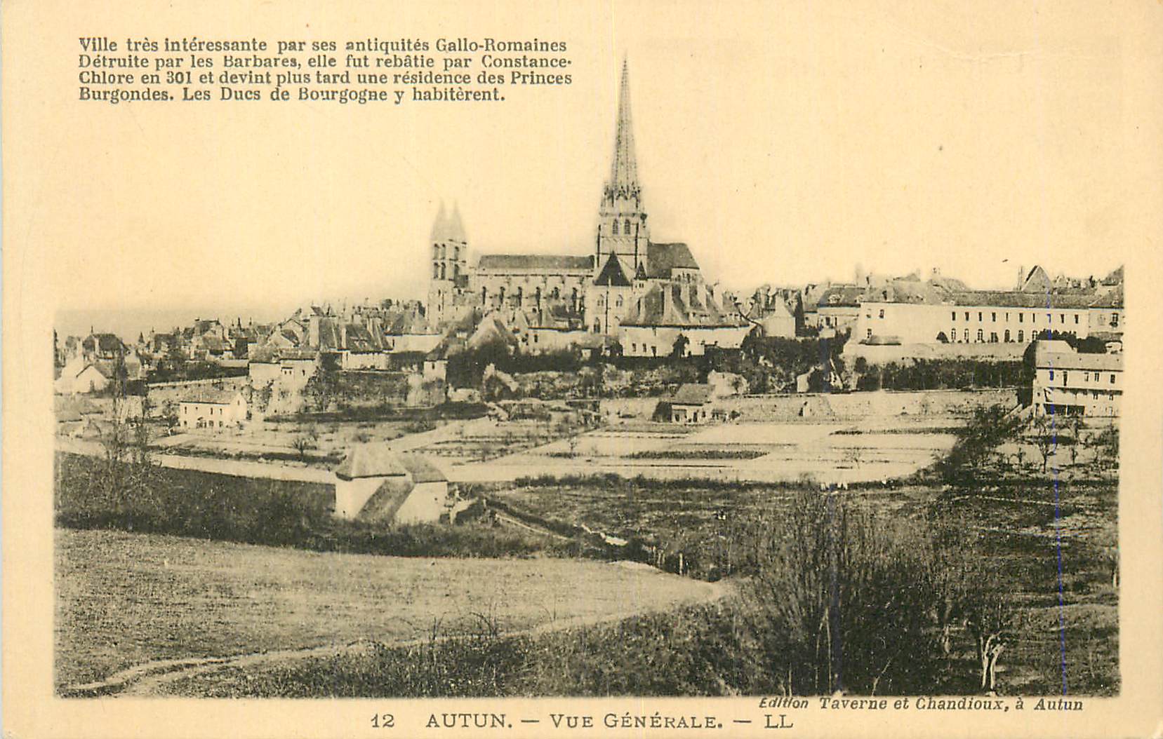 CPA Autun Vue generale ville tres interessante par ses antiquites Gallo Romaines Detruite par les Barbares elle fut reba