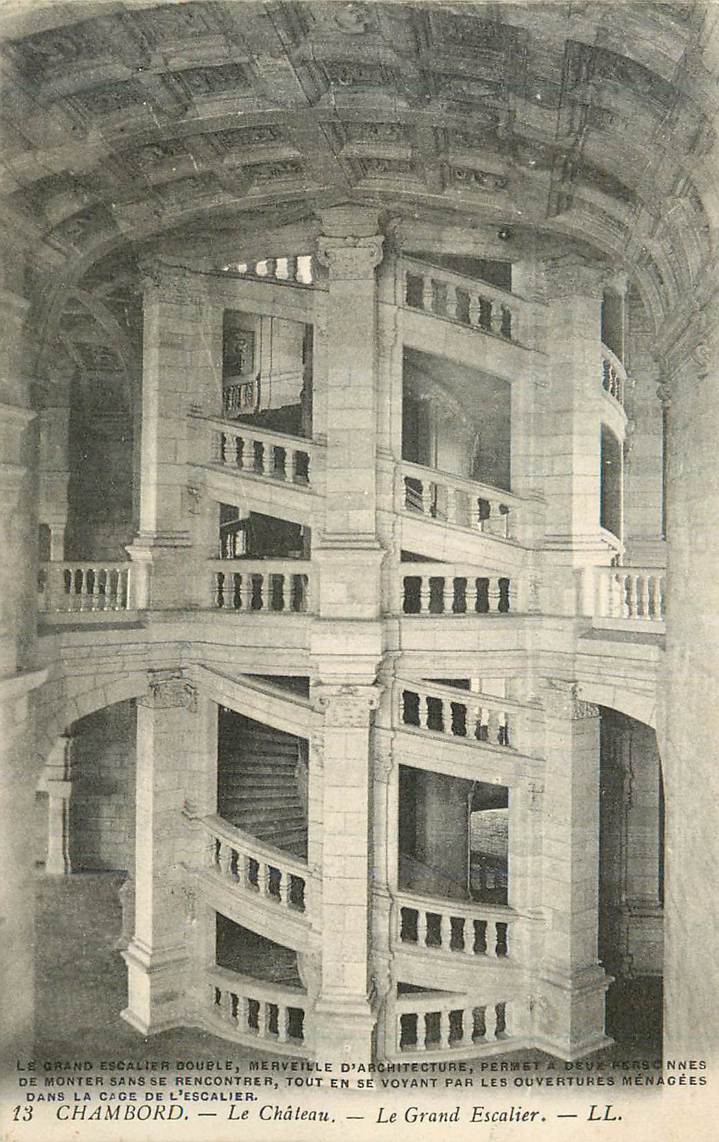 CPA Chambord Le Chateau Le Grande Escalier