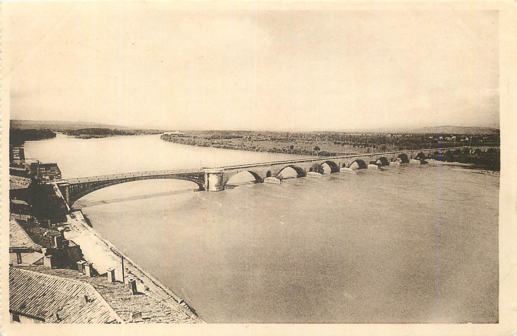 Pont de Pierre sur la Garonne — vue panoramique — éditeur non identifié